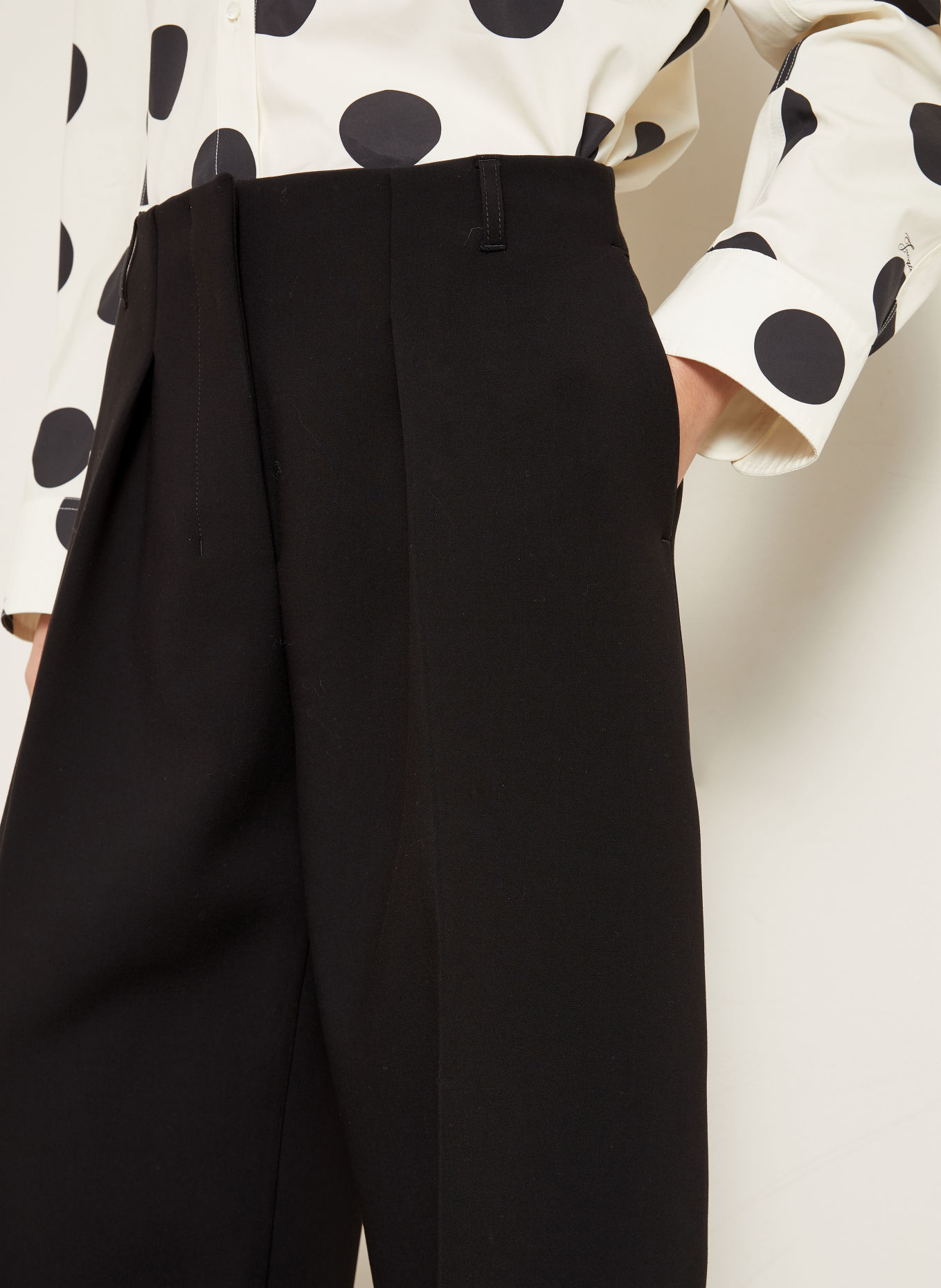 JACQUEMUS Spodnie LE PANTALON OVALO: CZARNY