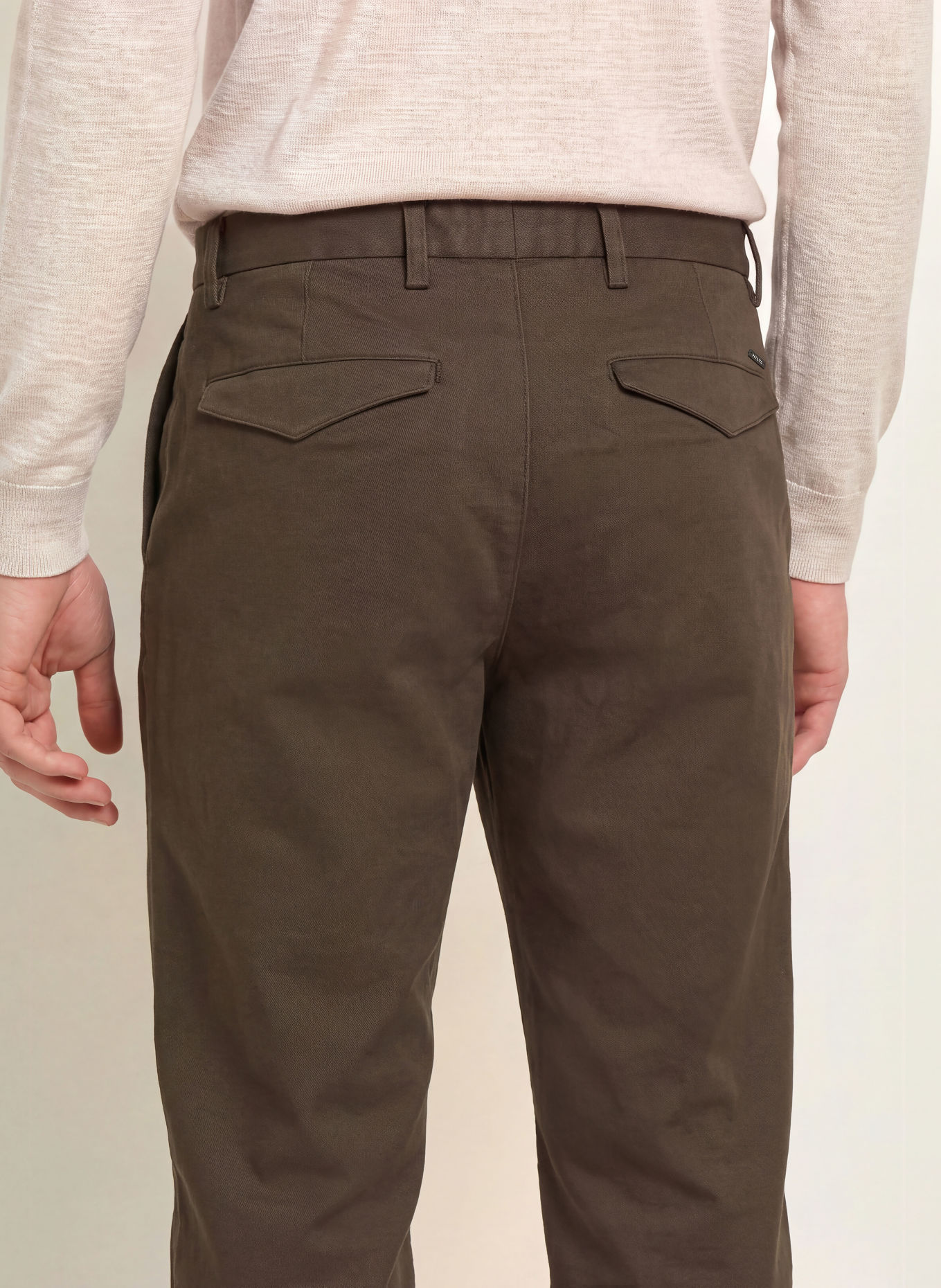 HILTL Extra Slim Fit Chinos: DARK BROWN