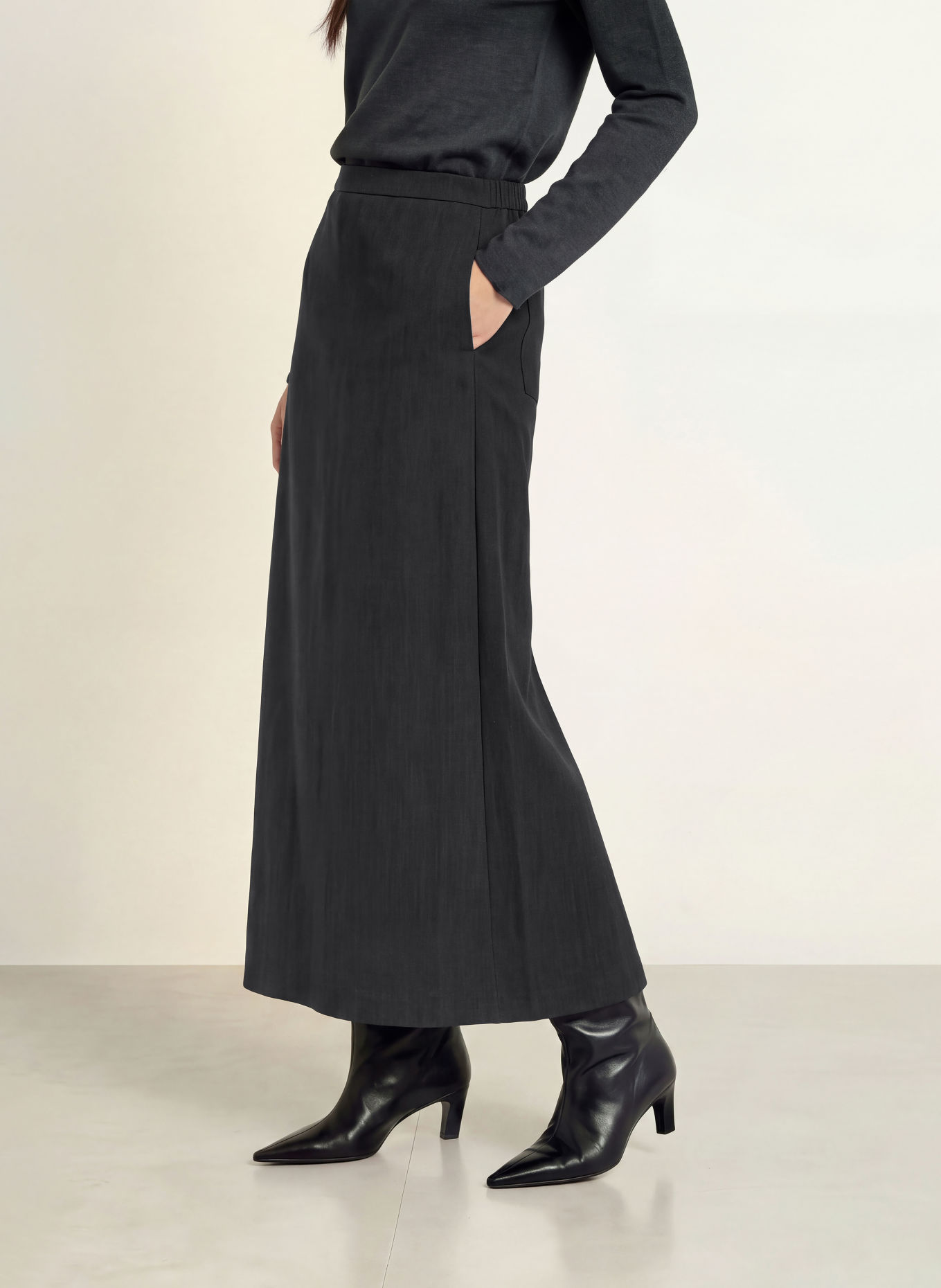 ELEH Skirt: DARK GRAY