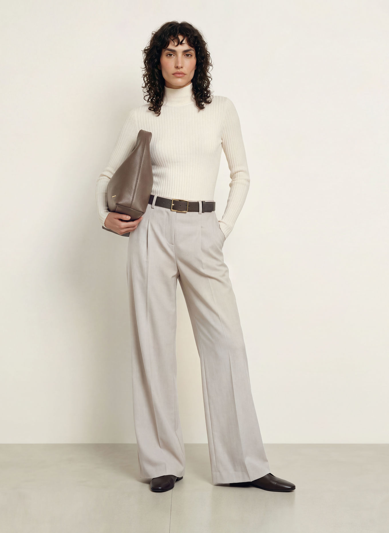 Calvin Klein Sweater: ECRU