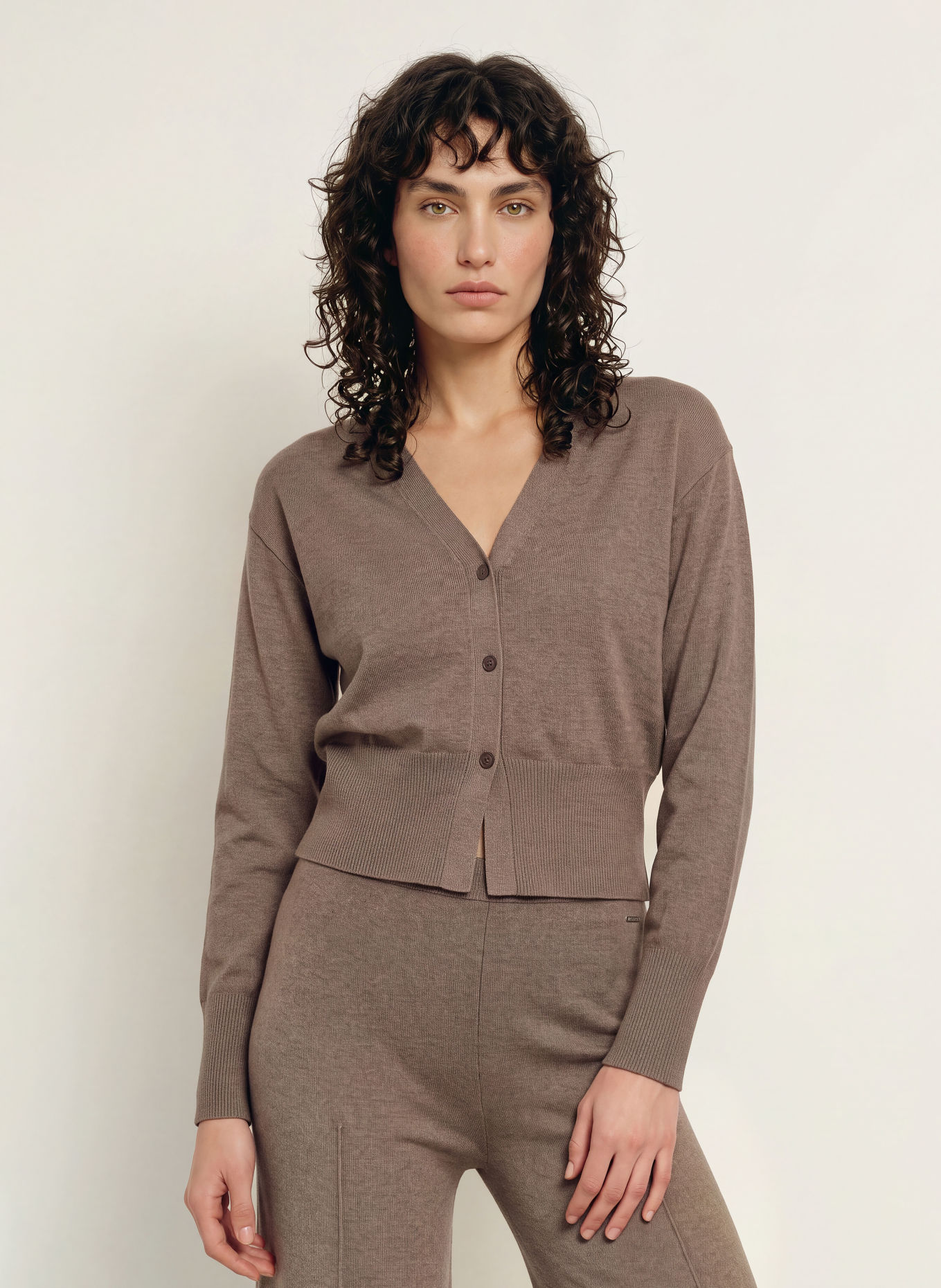 Calvin Klein Cardigan: TAUPE