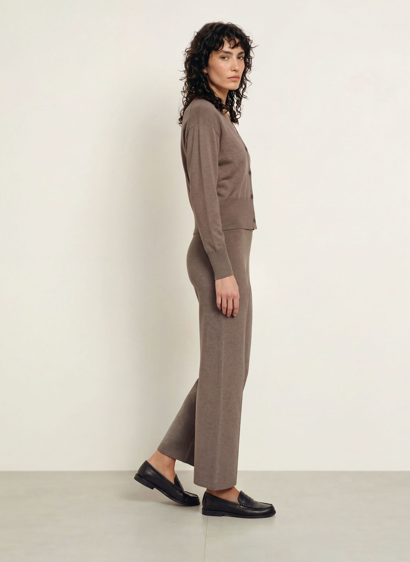 Calvin Klein Cardigan: TAUPE