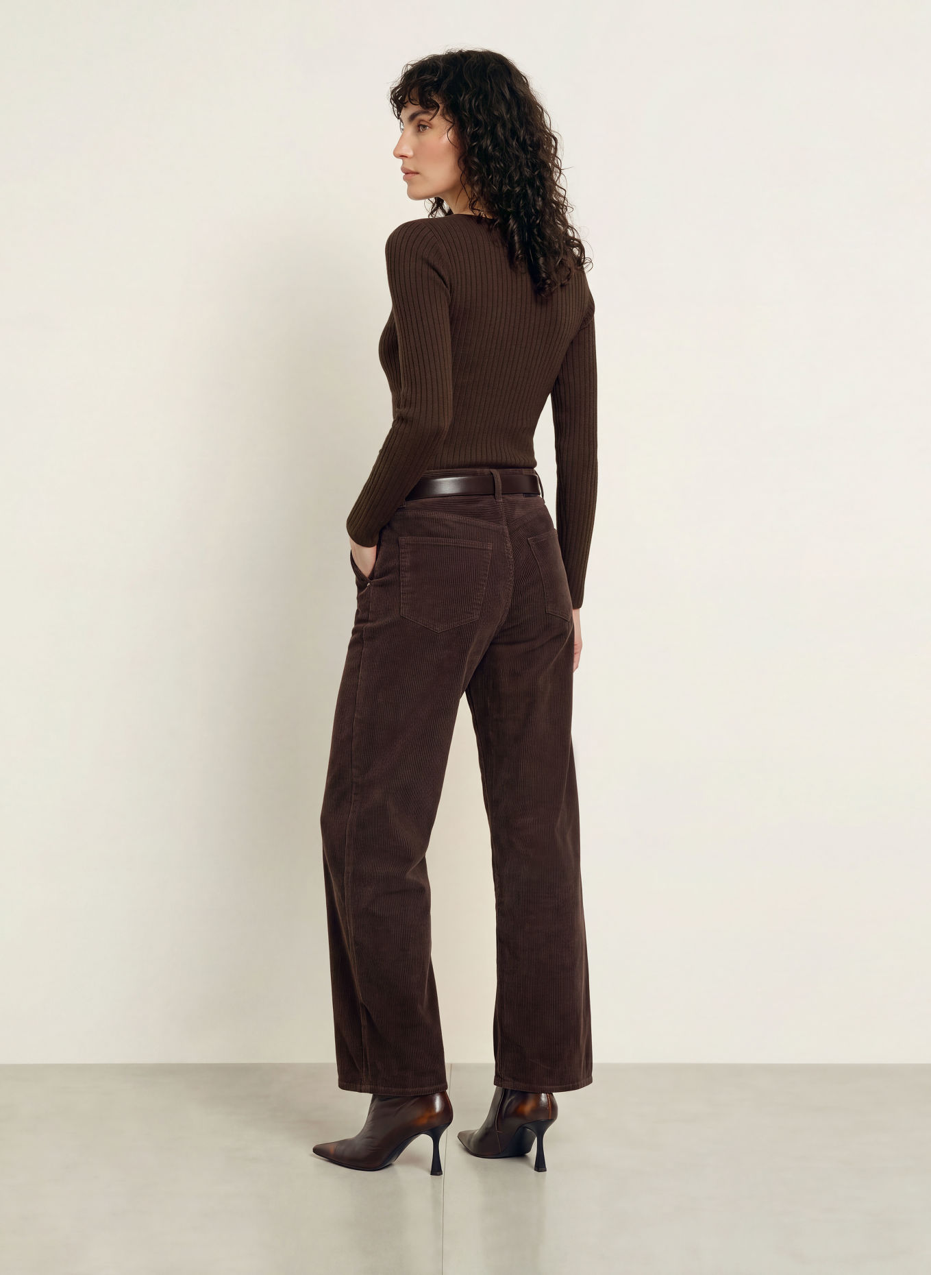 Calvin Klein Sweater: DARK BROWN