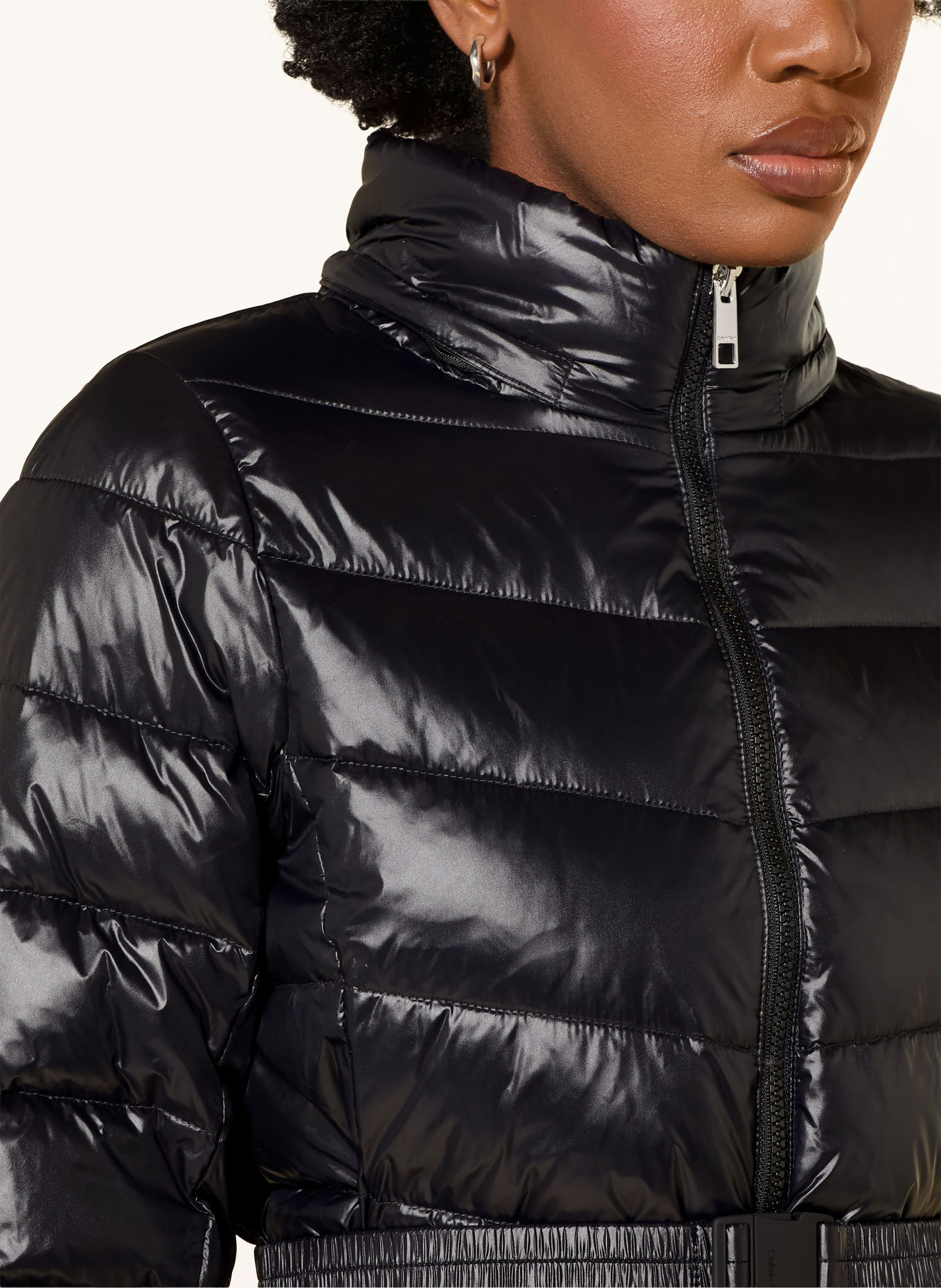 Calvin Klein Steppmantel SHINE mit abnehmbarer Kapuze und Kunstfell: SCHWARZ / ECRU