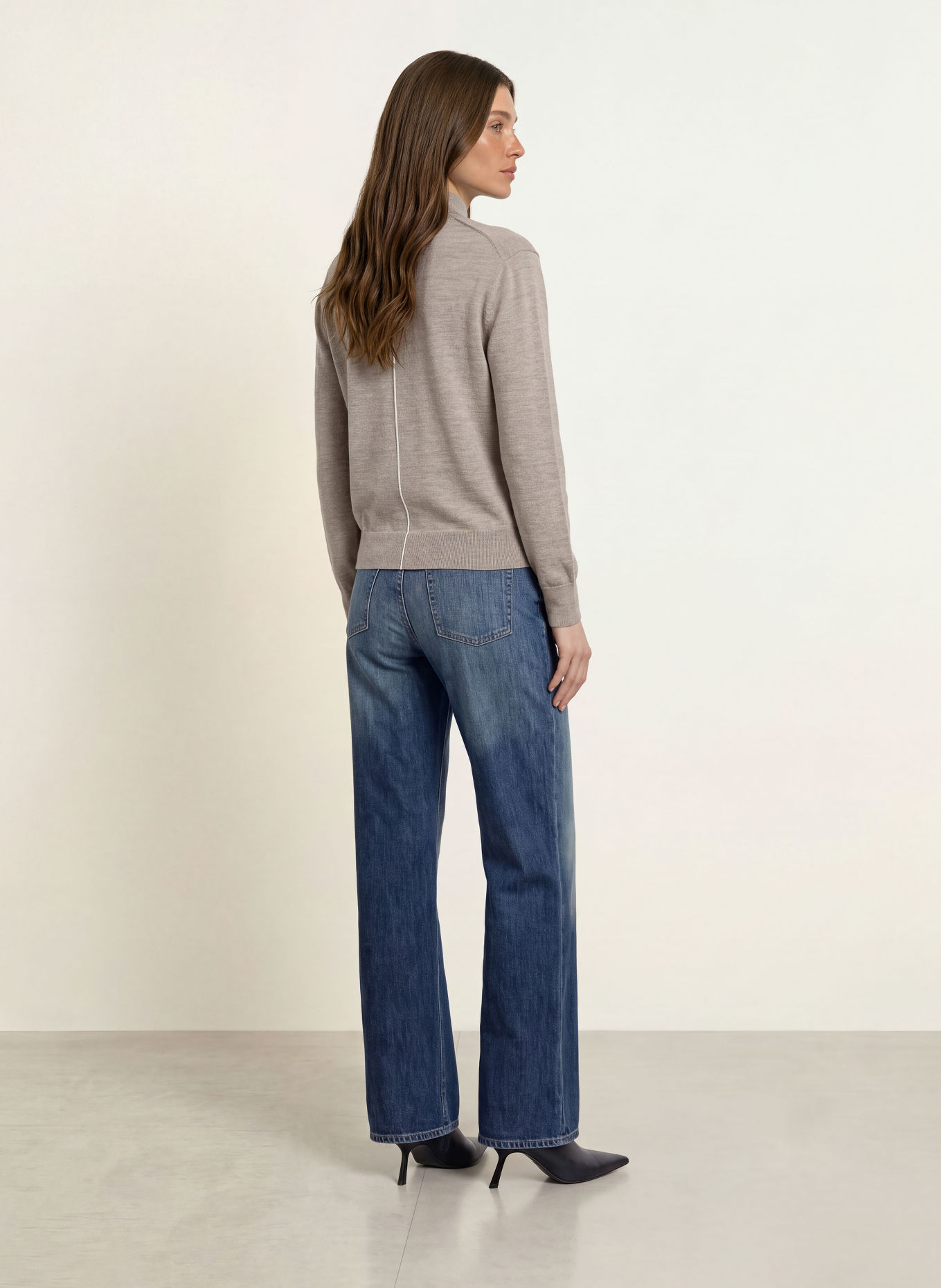 Calvin Klein Sweater: TAUPE / WHITE