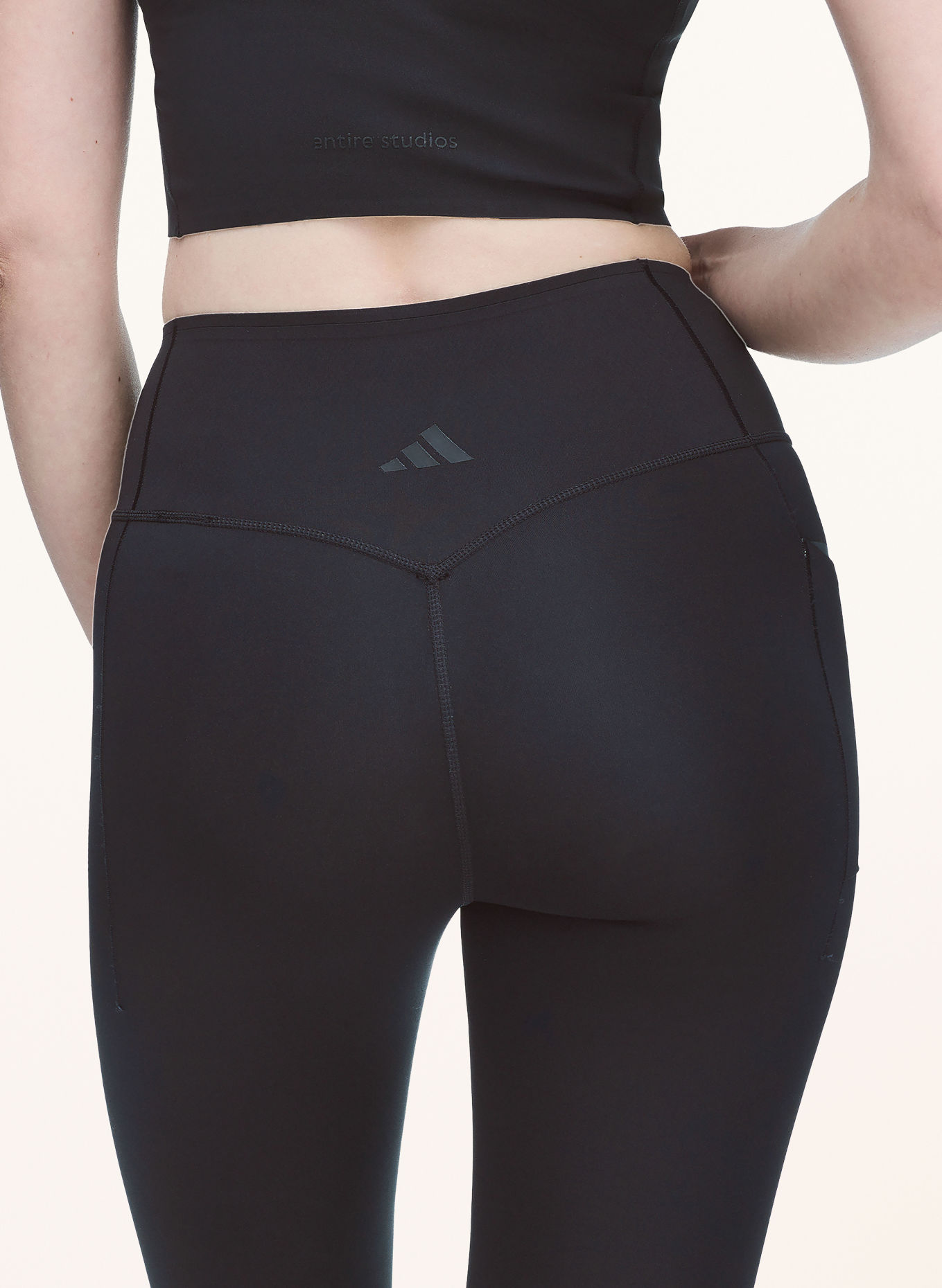 adidas Legíny ADIDAS X ENTIRE STUDIOS ESSENTIALS OPTIME: ČERNÁ