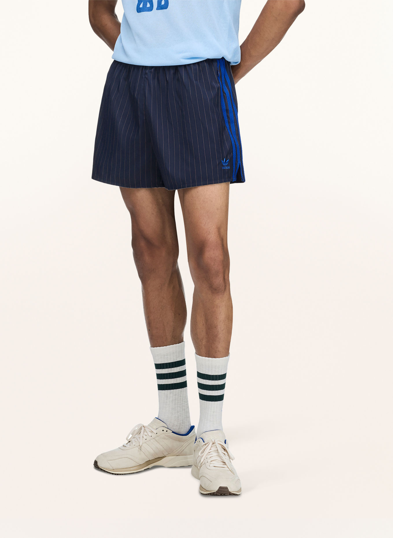 adidas Originals Short WB: DONKERBLAUW / COGNAC / BLAUW