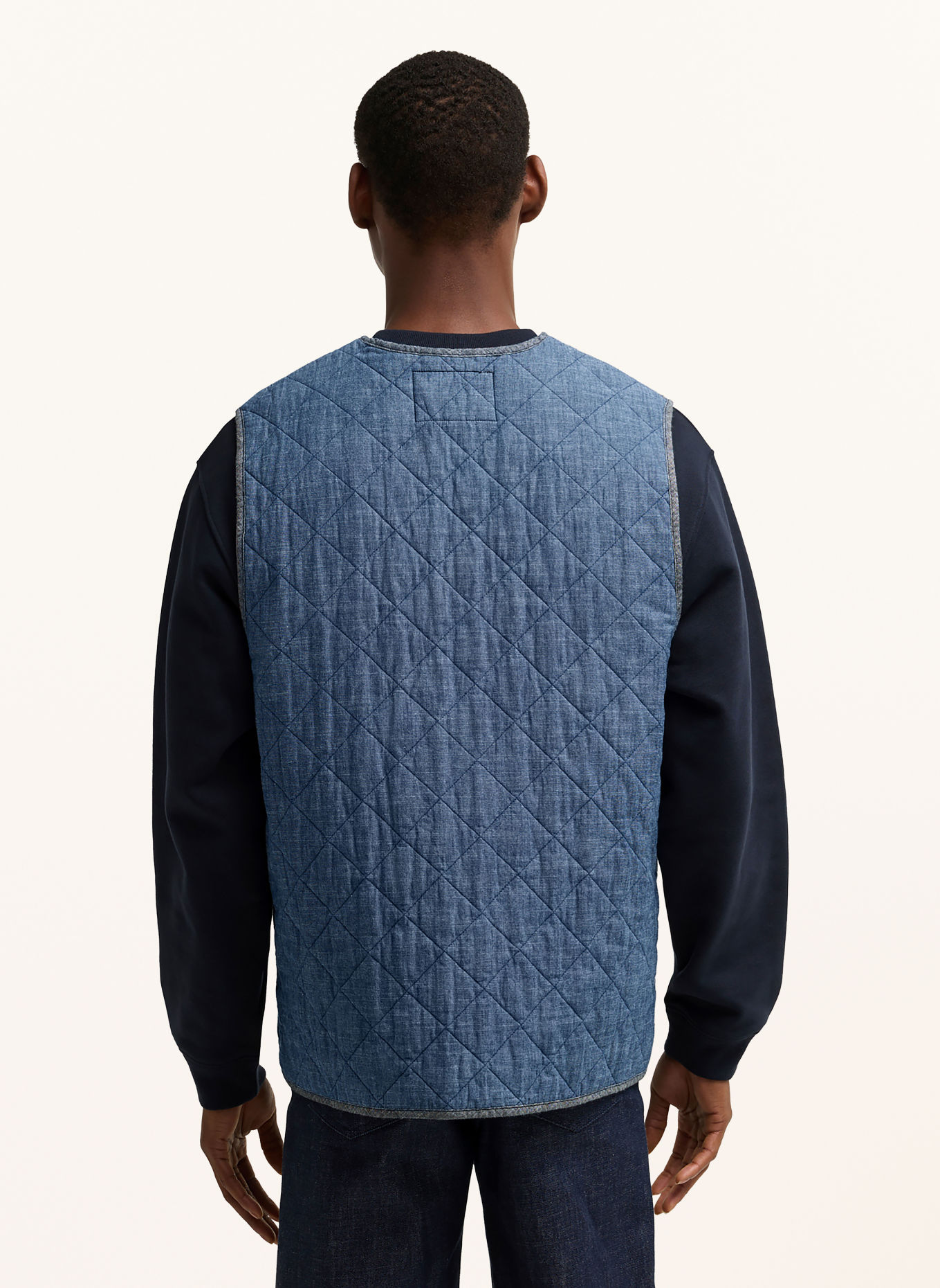 Barbour Steppweste in Jeansoptik: BLAUGRAU / BLAU