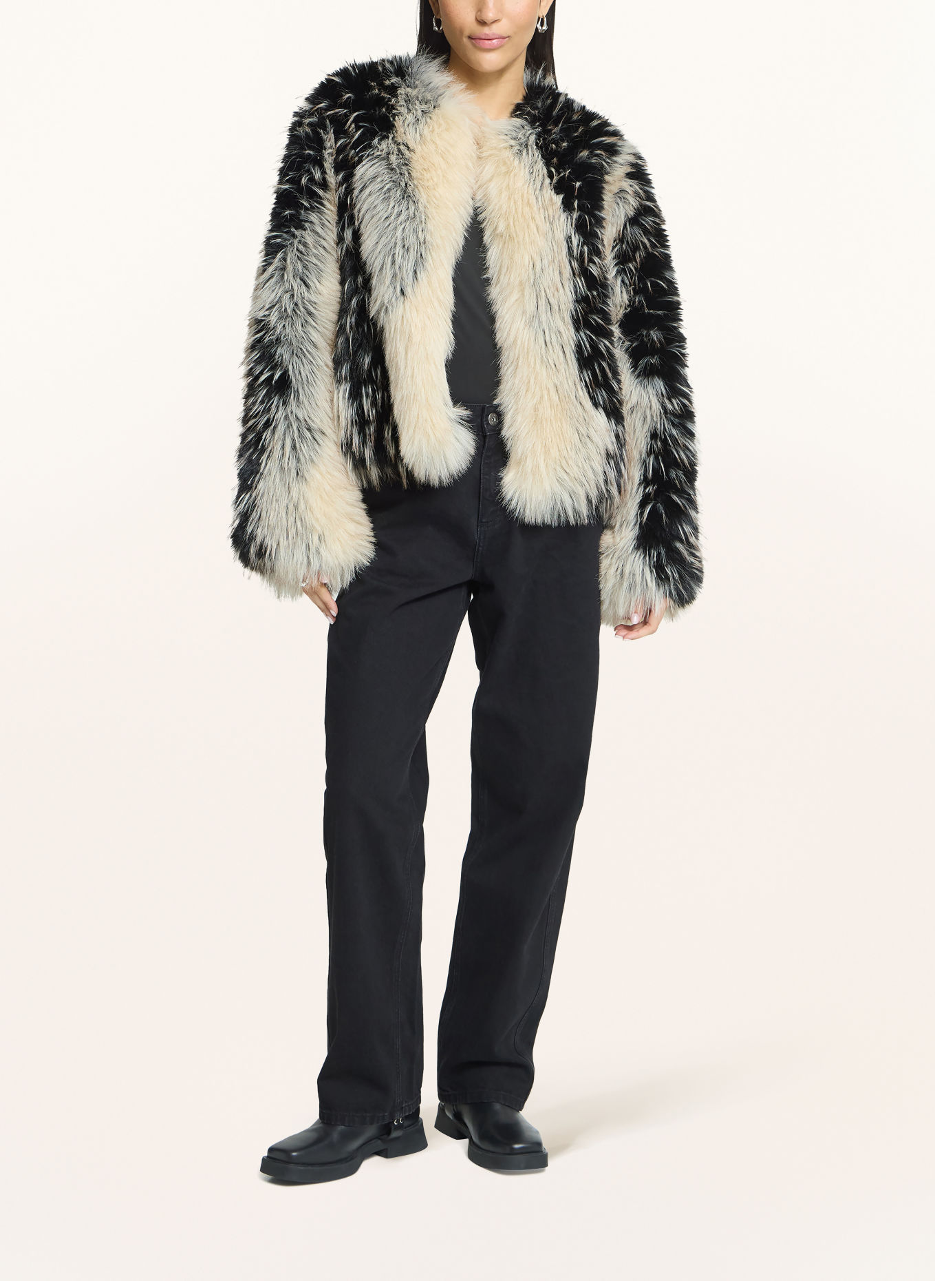ICHI Faux Fur Jacket IHFLAXA: BLACK / WHITE