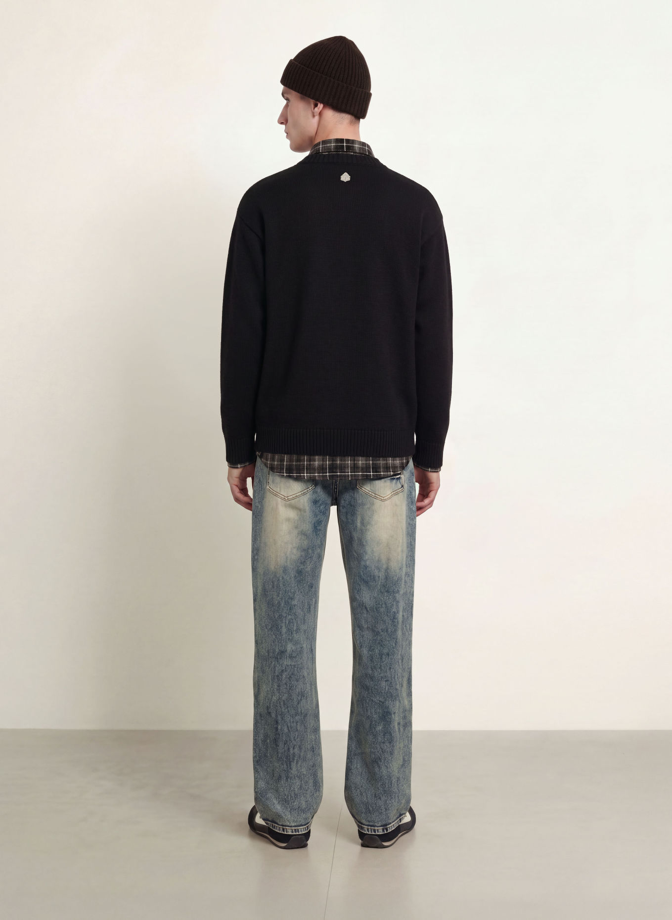 don't waste culture AROLOA Sweater: BLACK