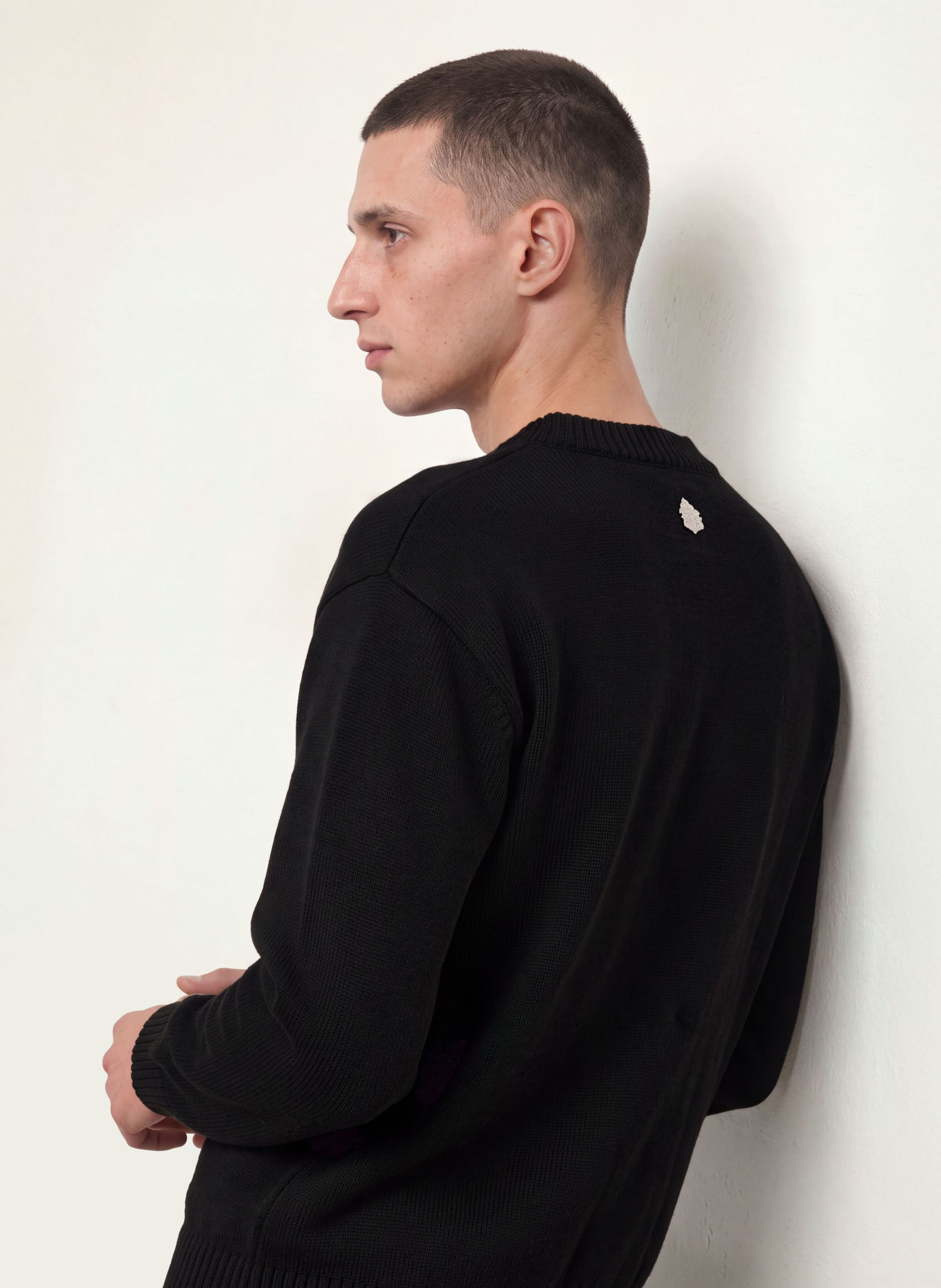 don't waste culture AROLOA Sweater: BLACK