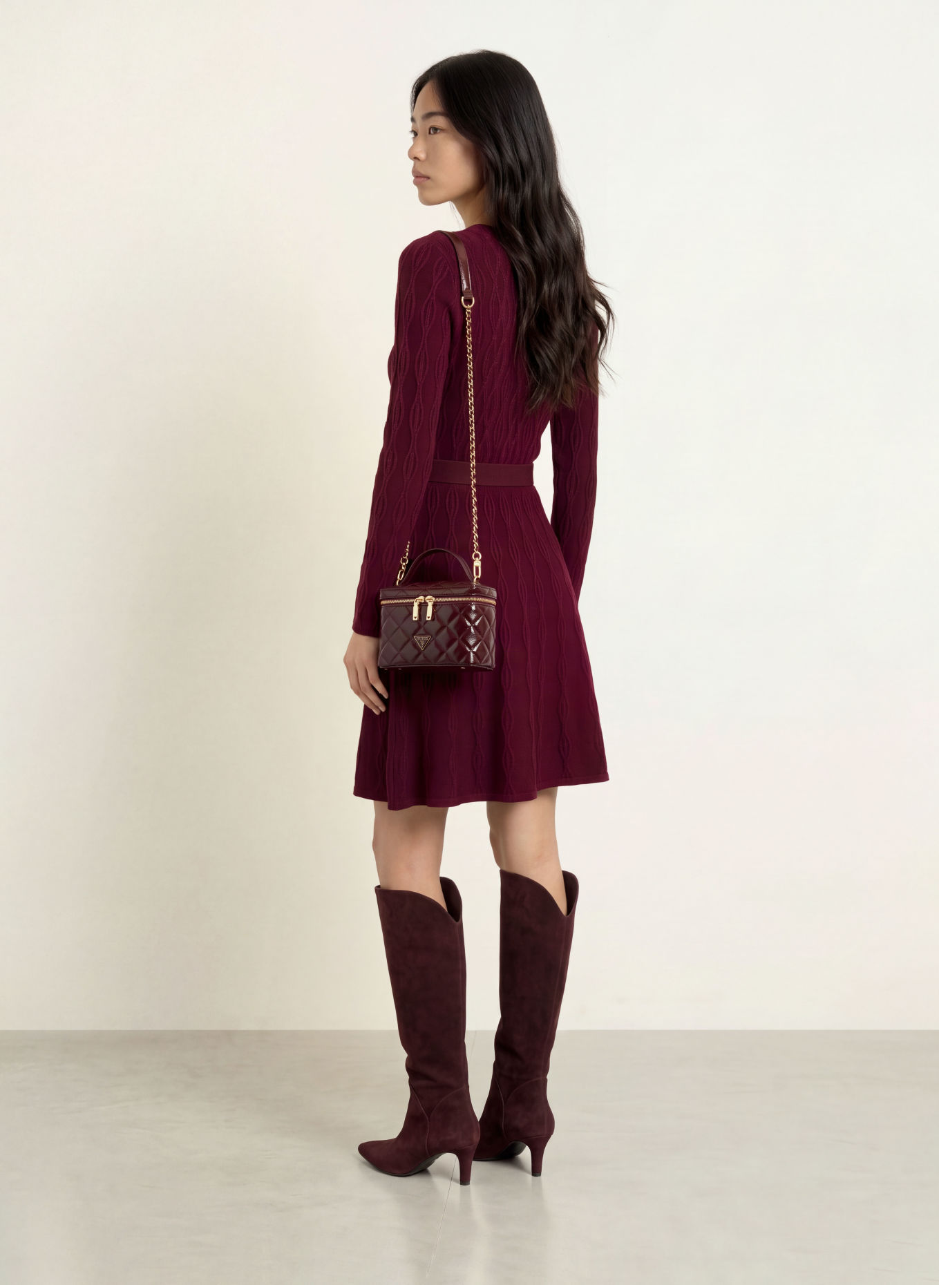 GUESS Cocktailjurk YUKI: DONKERROOD