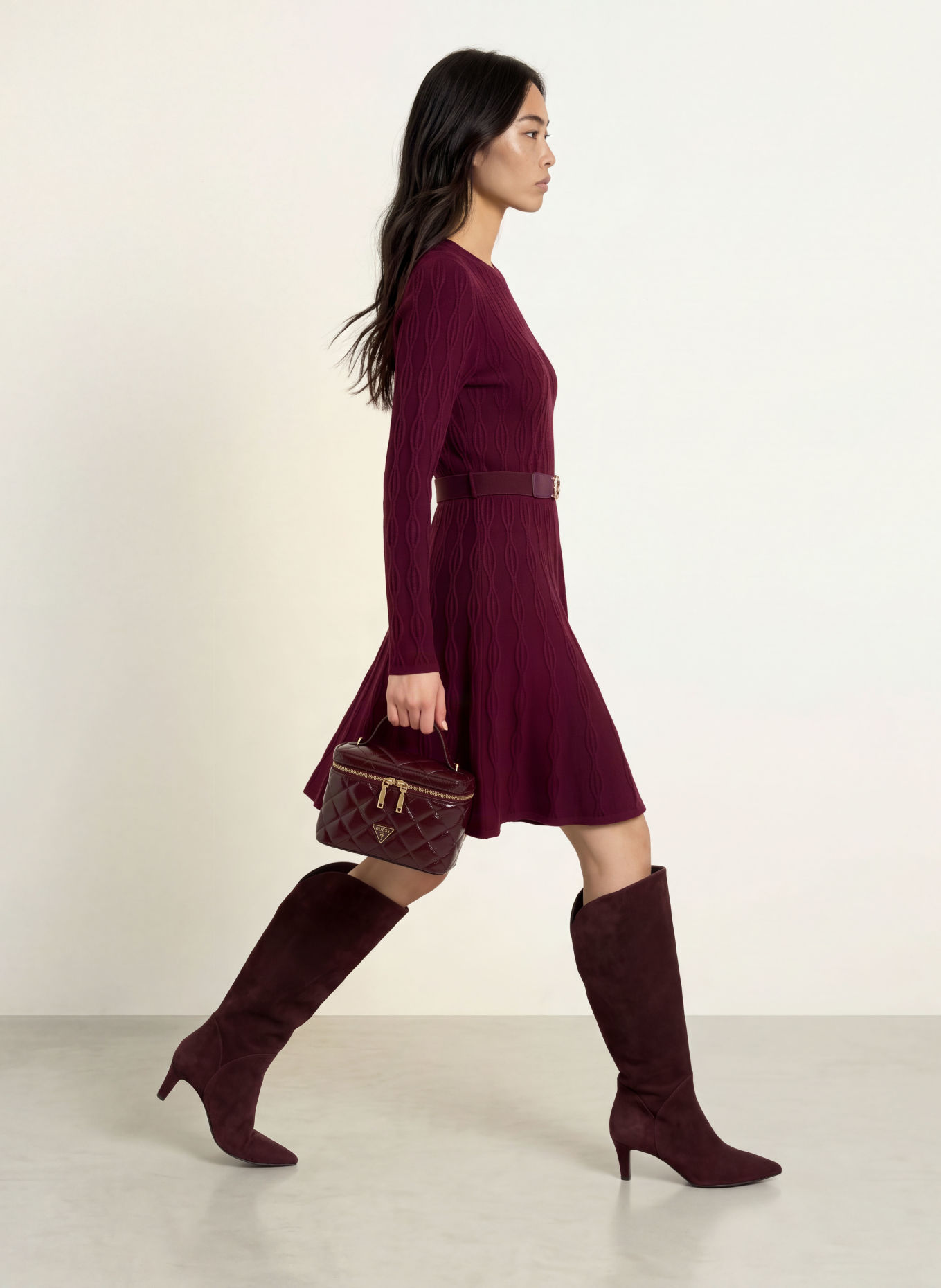 GUESS Cocktailjurk YUKI: DONKERROOD