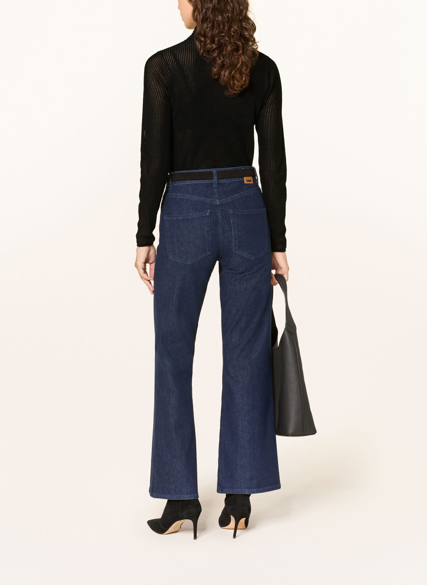 BOSS Longsleeve FELVETTINA met lange mouwen van fluweel: ZWART
