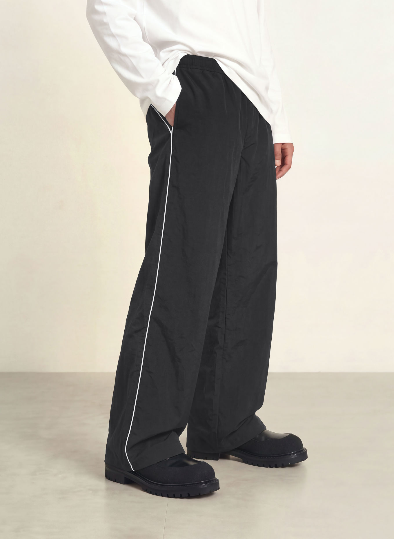 DAILY PAPER Pantalon de survêtement DIAS TAYE avec bandes décoratives: NOIR