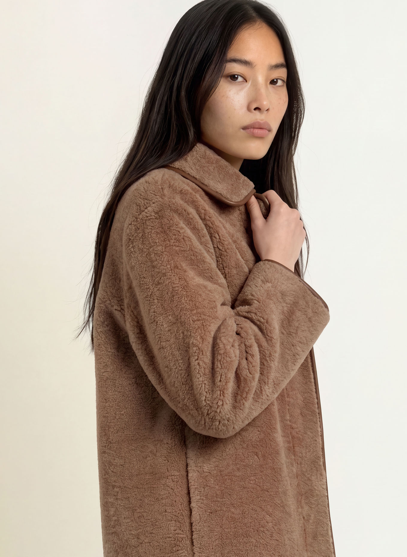 YERSE CLOUD 45 Teddy Fur Coat: LIGHT BROWN