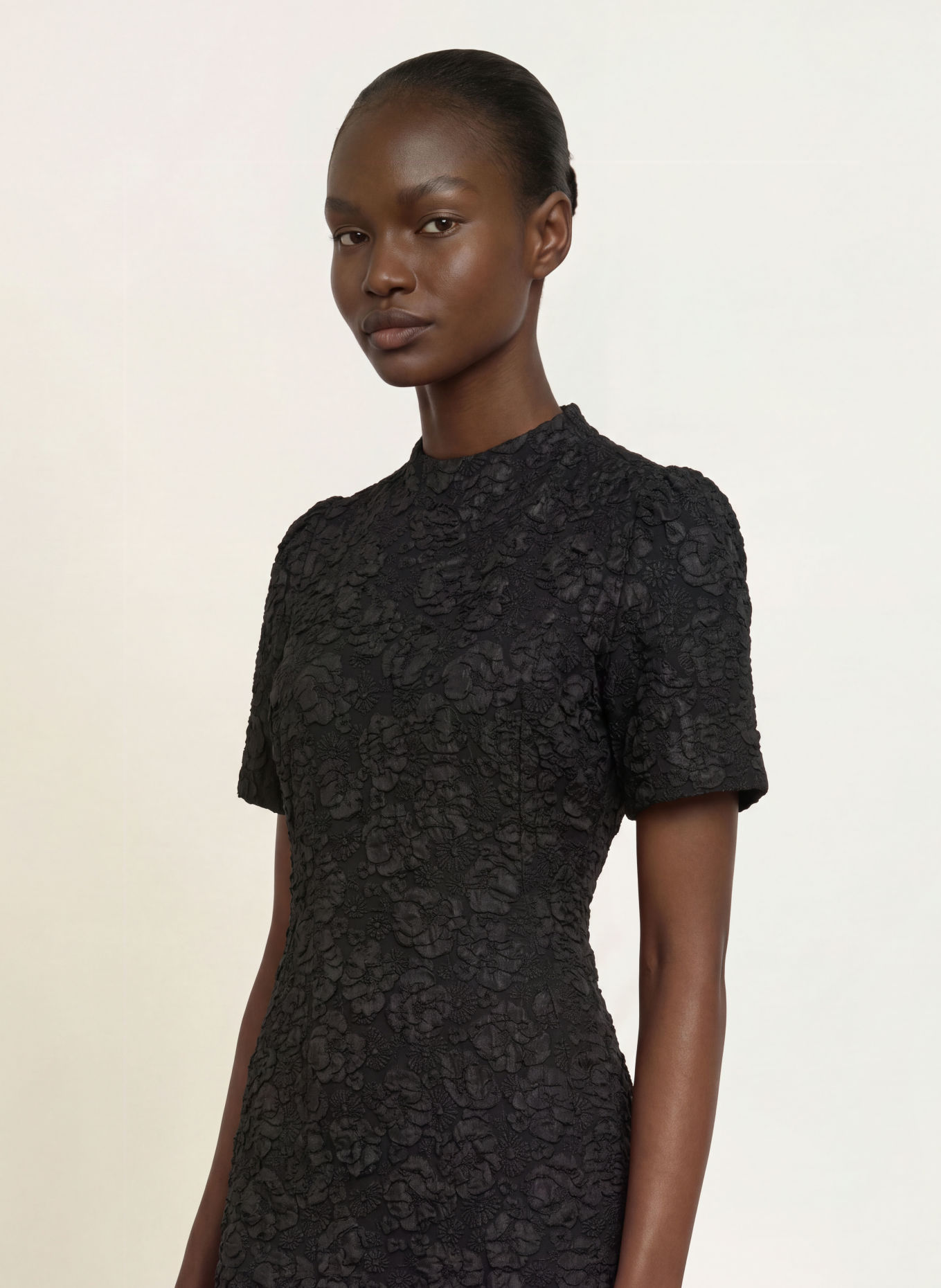 HUGO Robe en brocart KIANE: NOIR