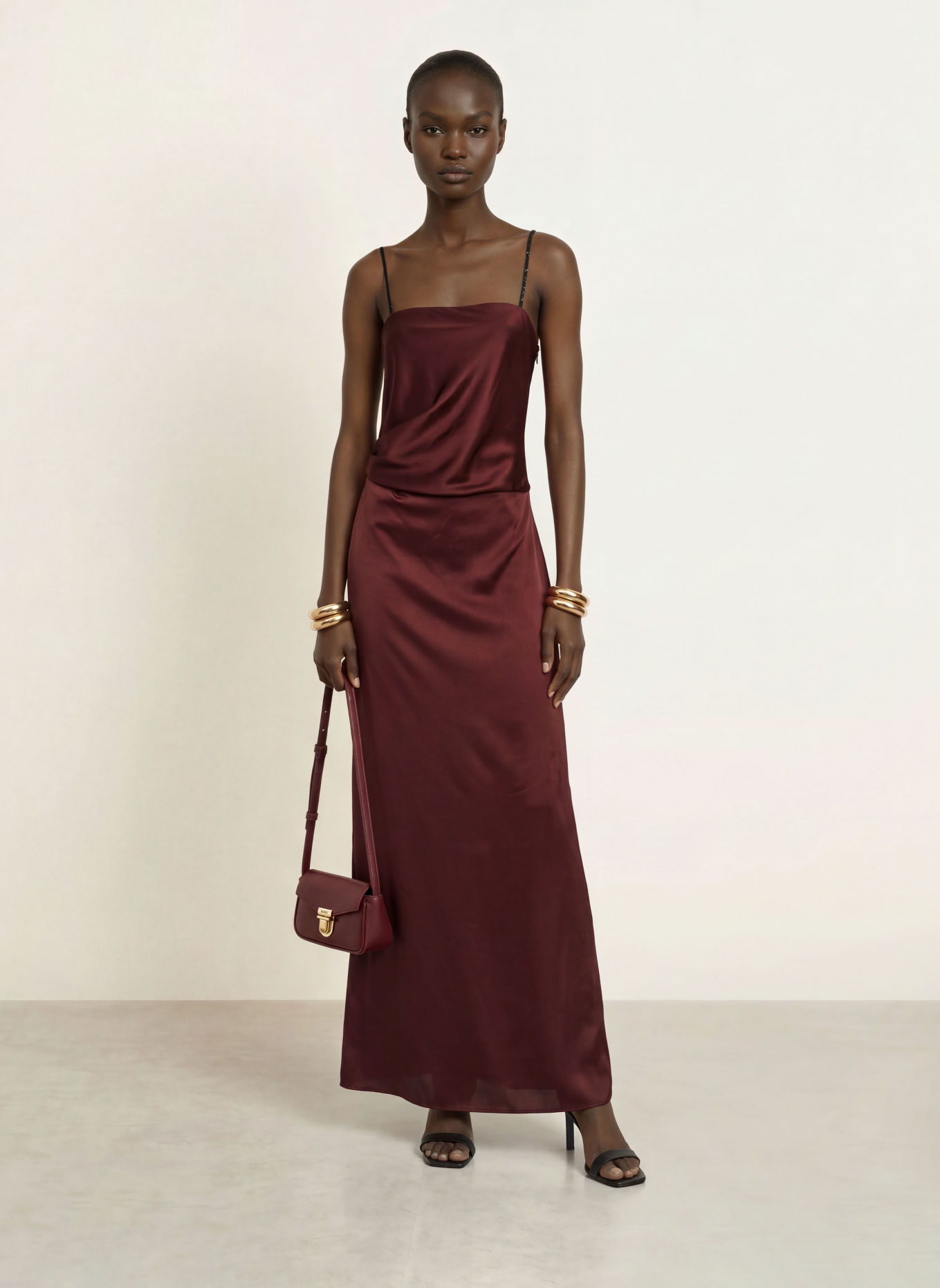 HUGO Abendkleid KIBLE aus Satin mit Schmucksteinen: DUNKELROT