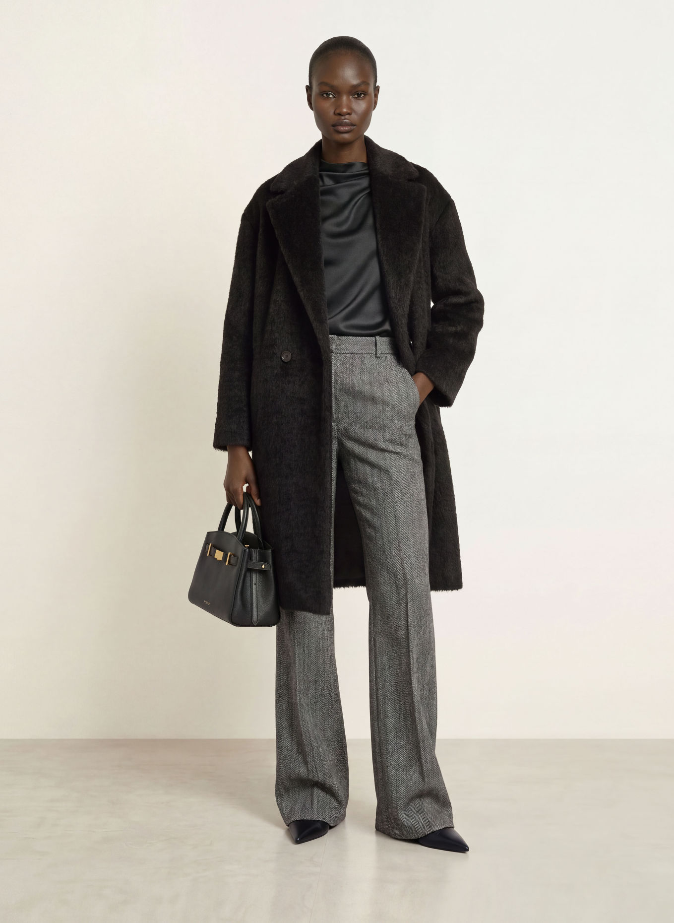 Max Mara STUDIO URBANO Faux Fur Coat with Alpaca: BLACK