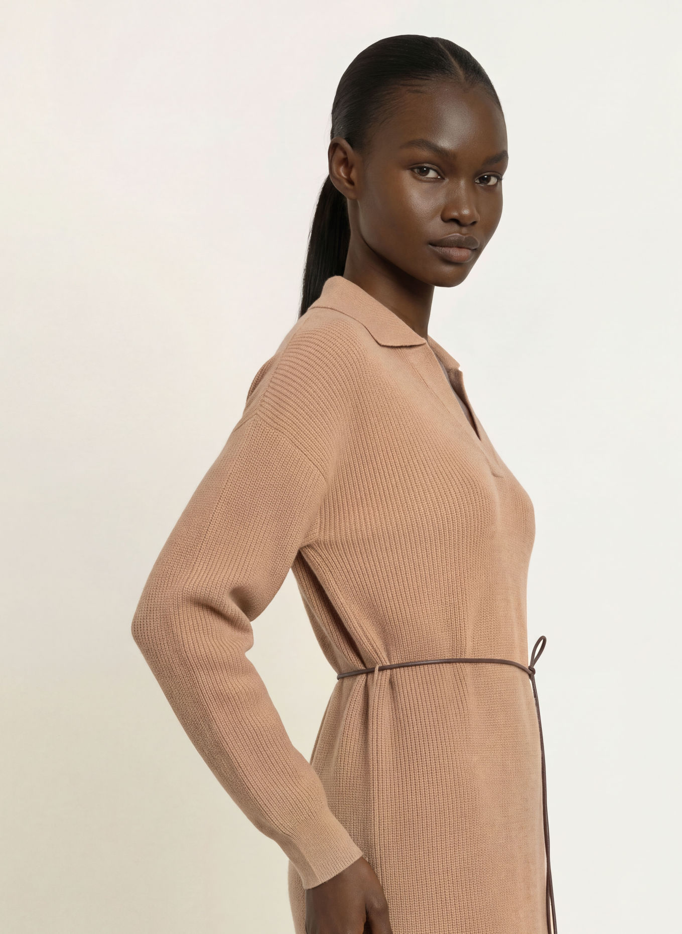 PESERICO Strickkleid mit Seide: CAMEL