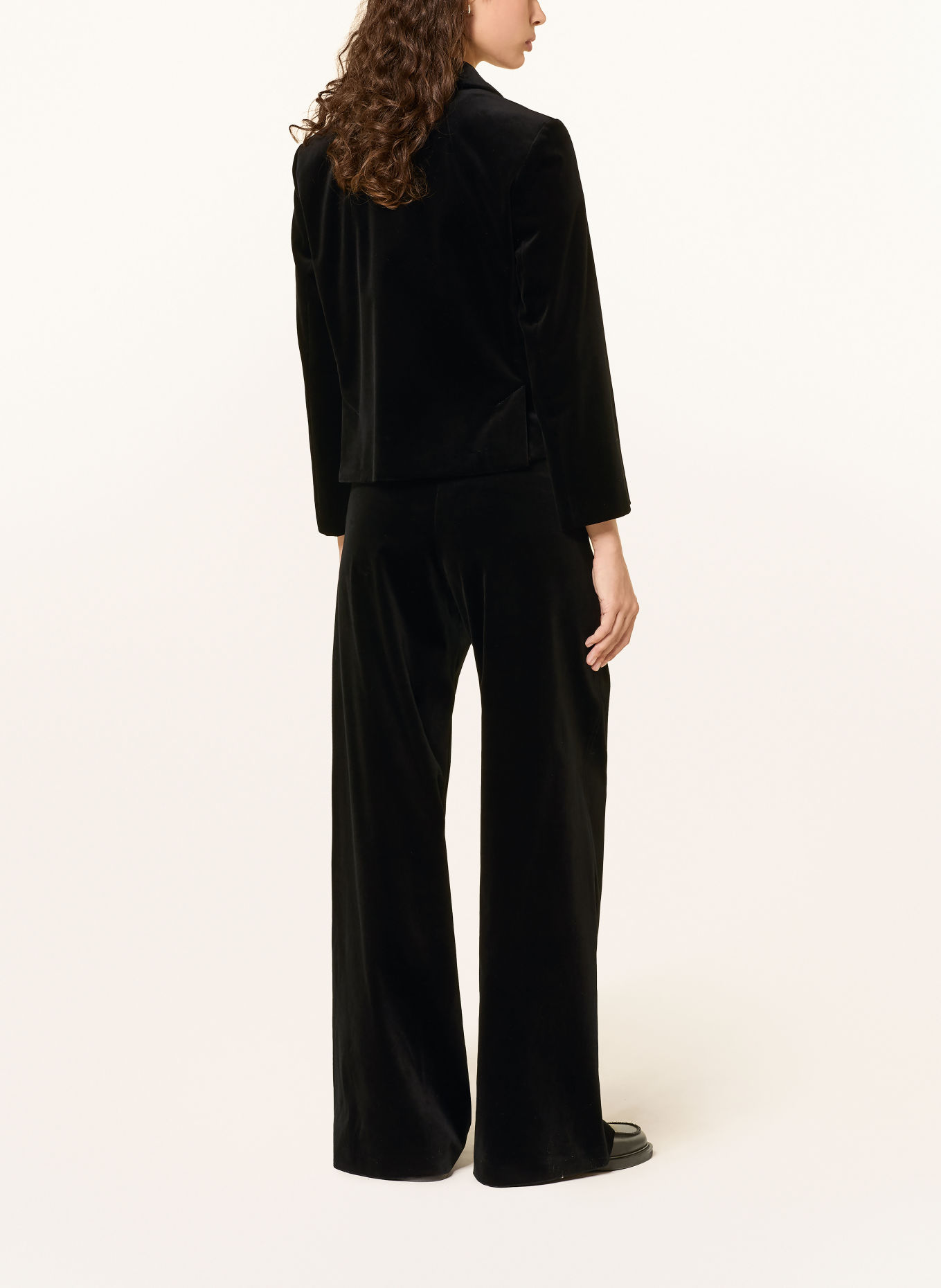 windsor. Velvet Blazer: BLACK