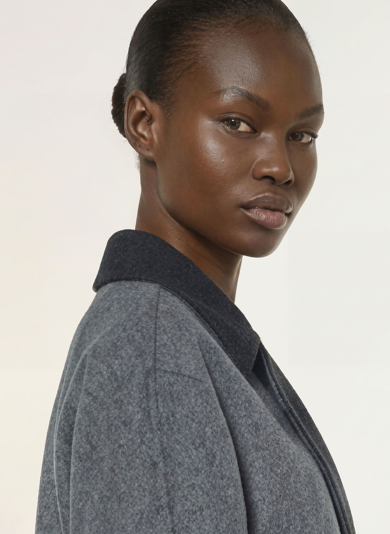 Calvin Klein Coat: GRAY