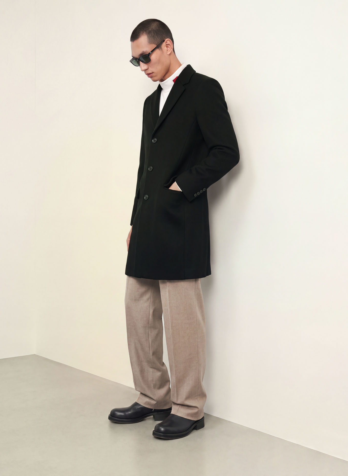 HUGO MIGOR Cashmere Coat: BLACK
