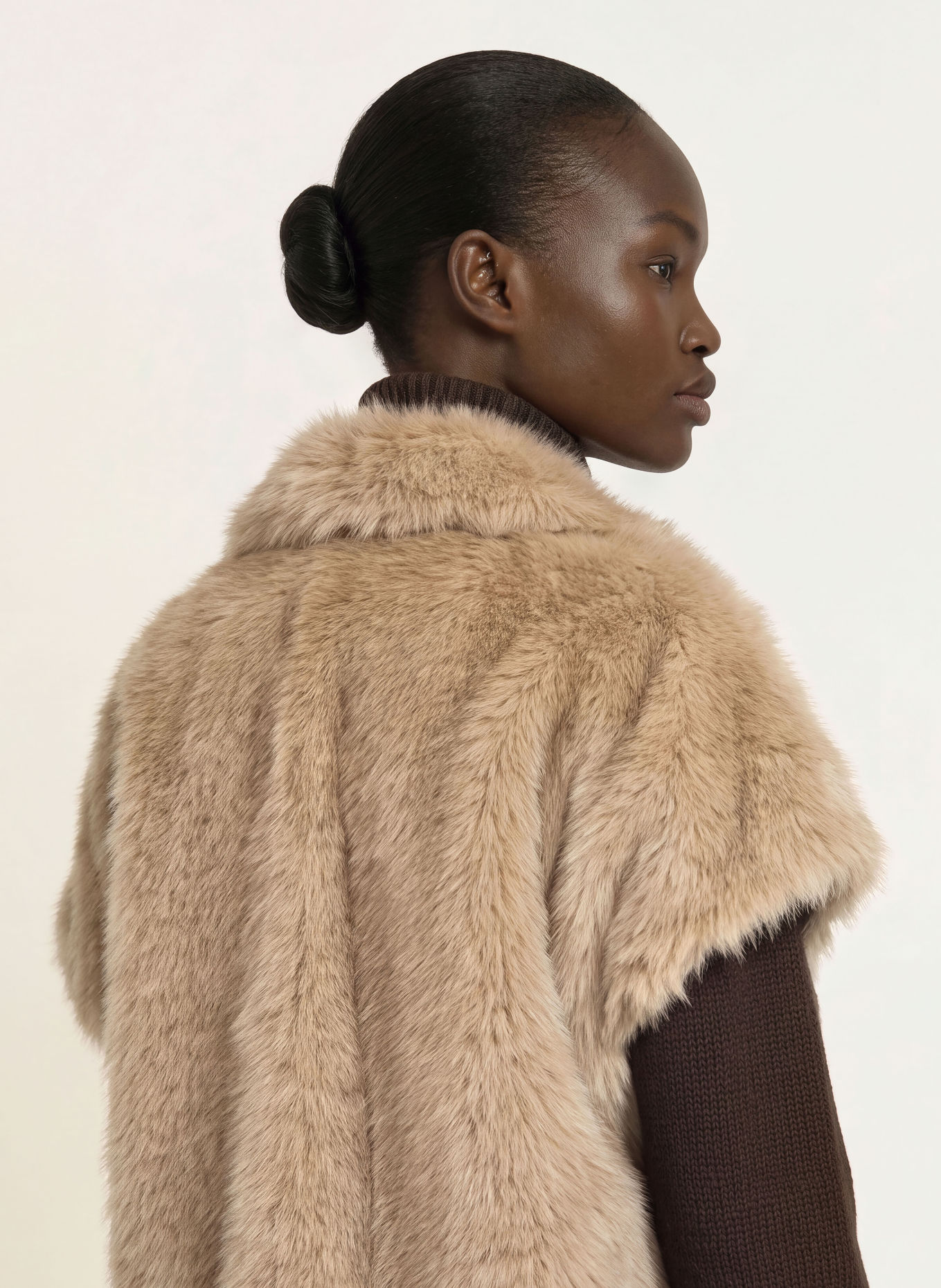 HERNO Faux Fur Vest: LIGHT BROWN
