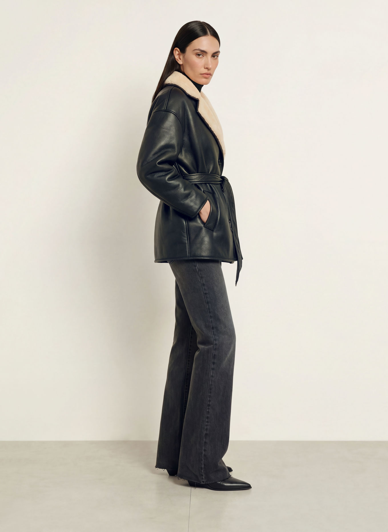 STAND STUDIO Jacke KATHI in Lederoptik mit Kunstfell: SCHWARZ