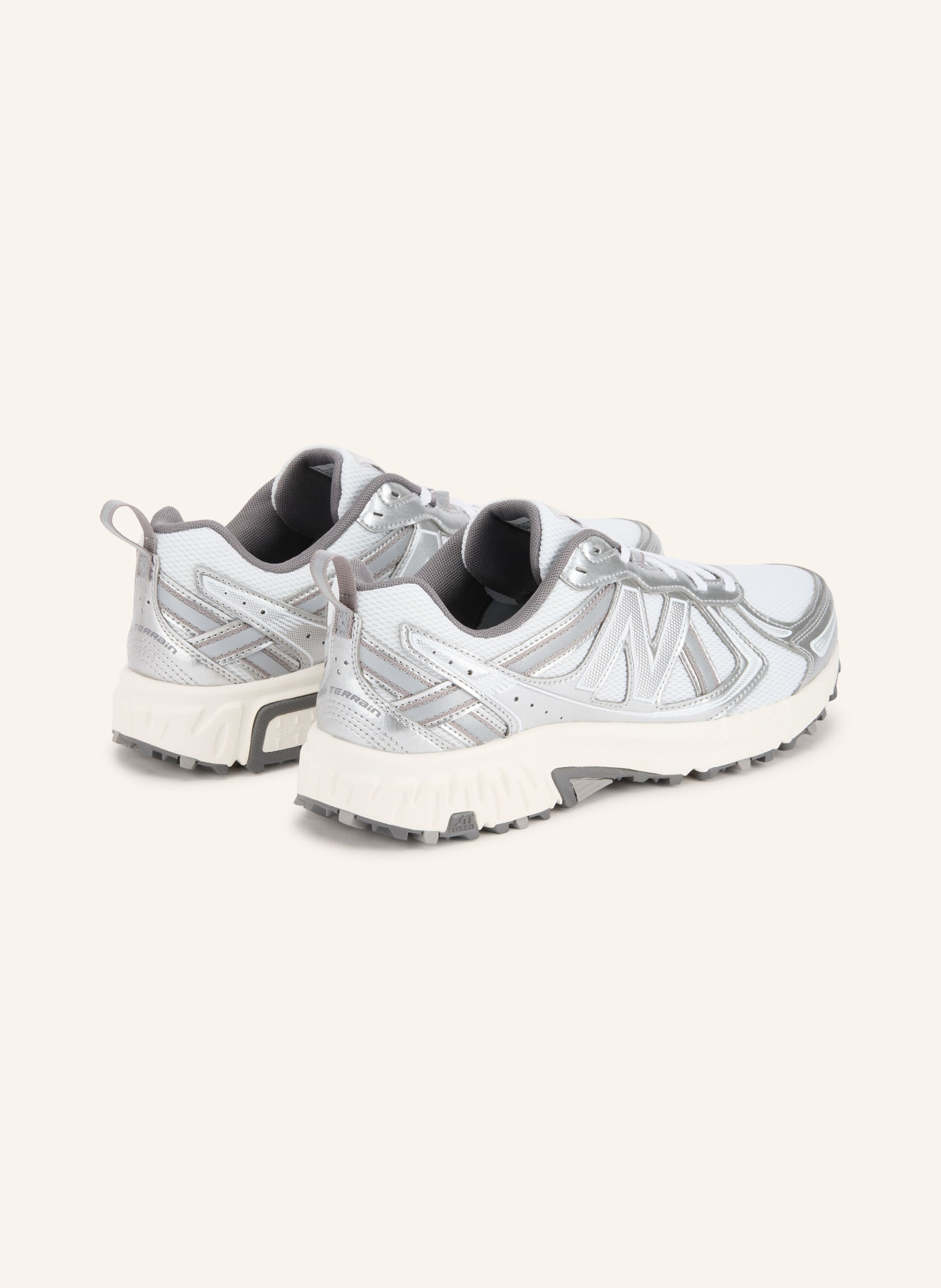 new balance Sneaker MT410V5: WEISS / SILBER / DUNKELGRAU
