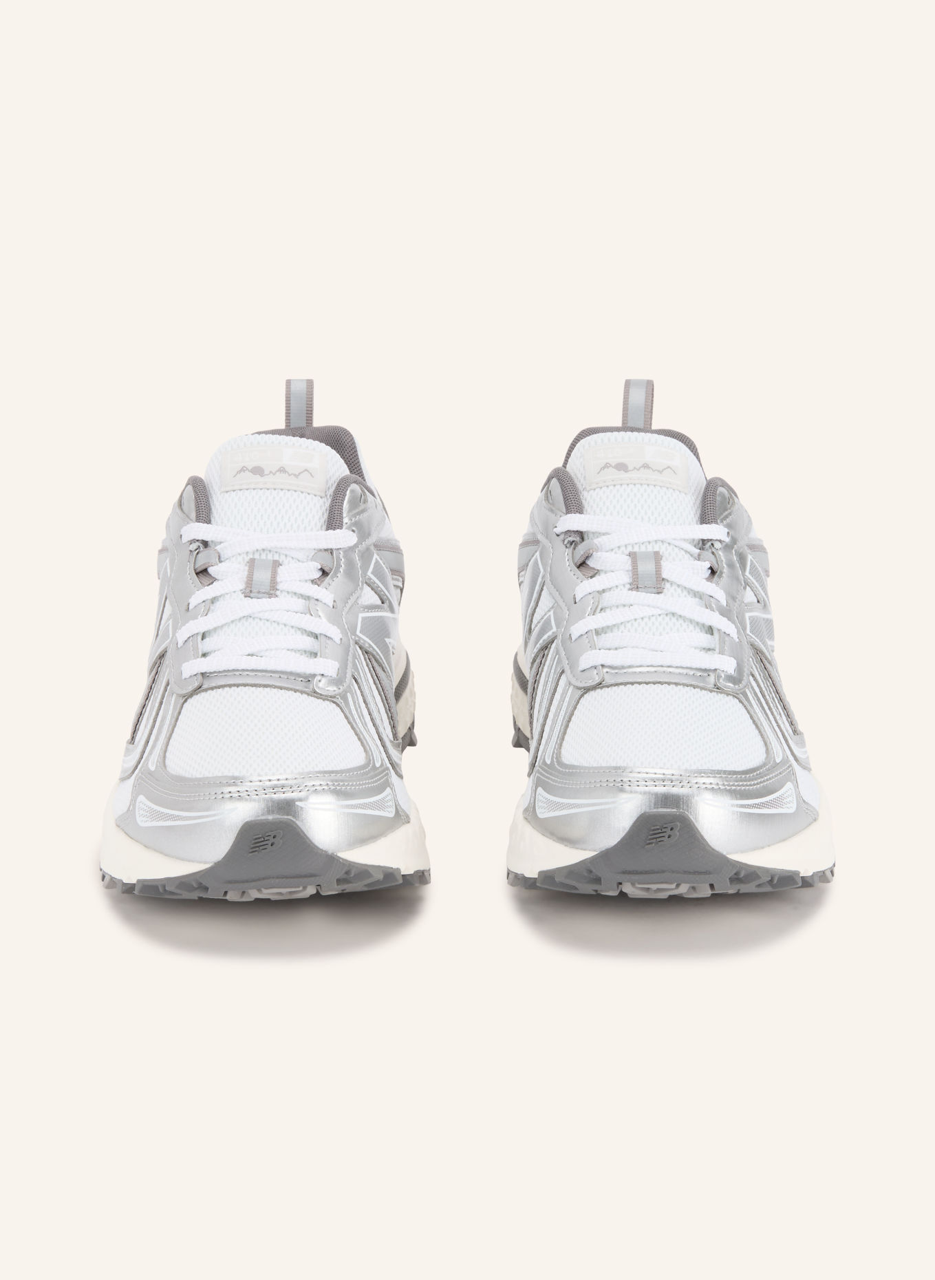 new balance Sneaker MT410V5: WEISS / SILBER / DUNKELGRAU