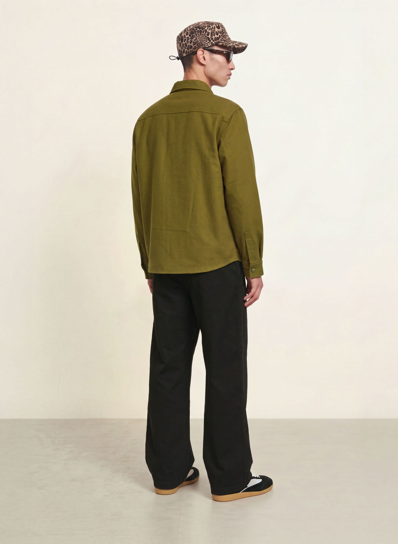 HUGO Overjacket EBLO: OLIV