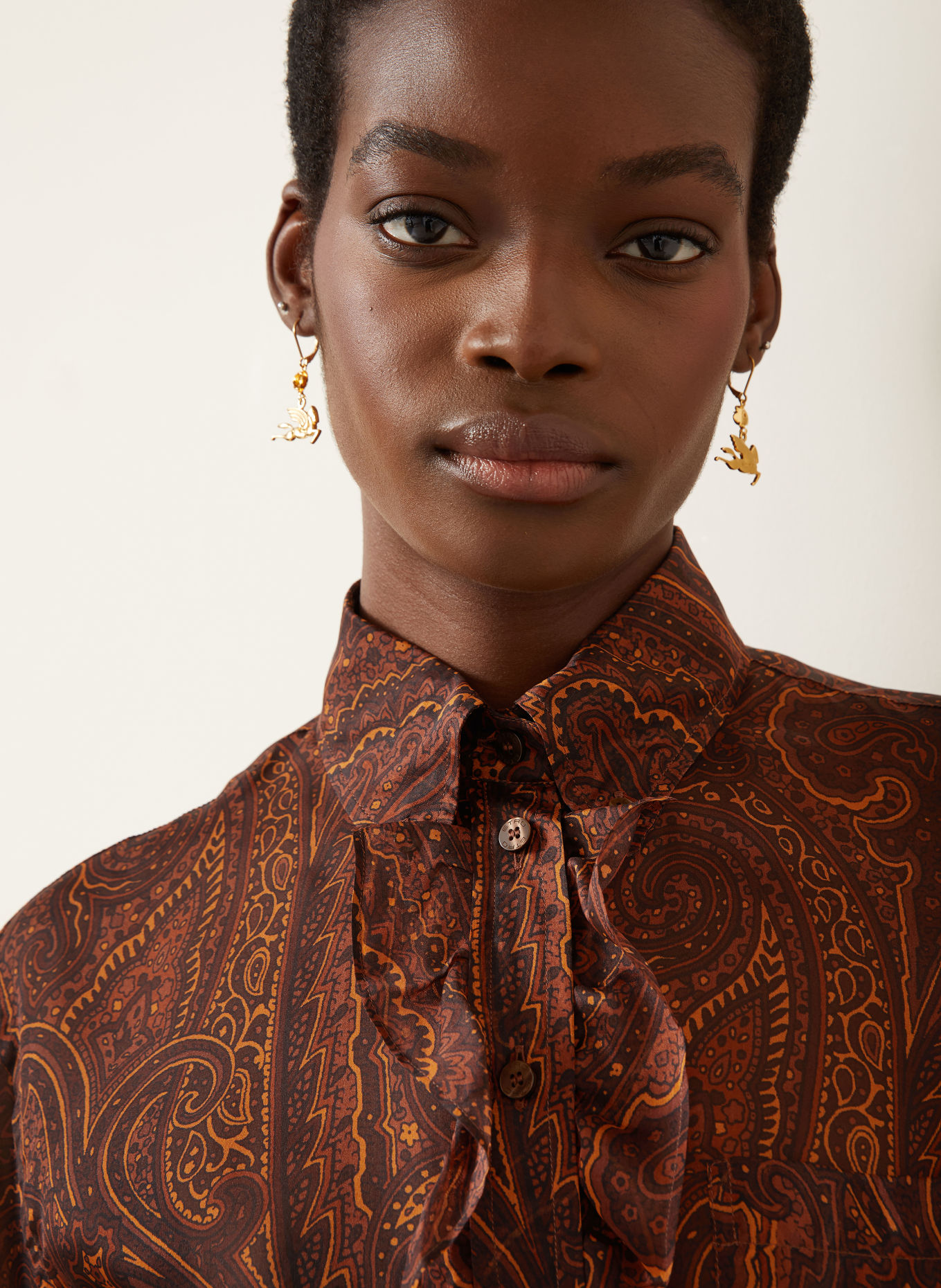 ETRO Hemdbluse aus Seide mit Rüschen: DUNKELBRAUN / COGNAC
