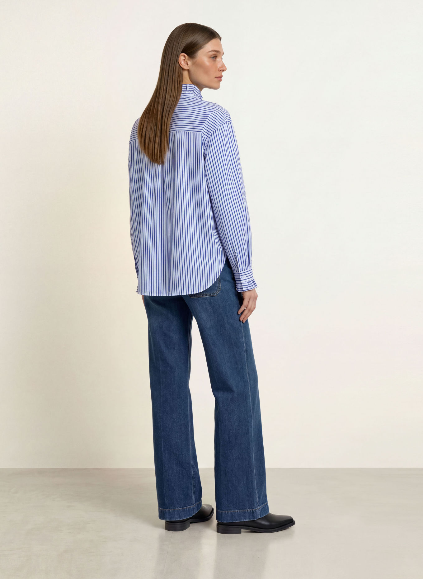 ROBERT FRIEDMAN Bluse VIOLET mit Rüschen: WEISS / HELLBLAU / DUNKELBLAU