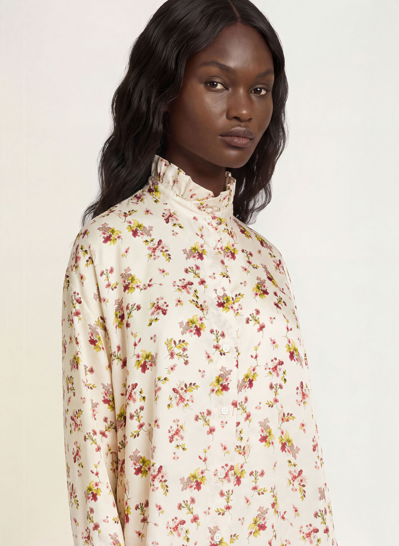 ROBERT FRIEDMAN Seidenbluse mit Rüschen: CREME / DUNKELROT / HELLGRÜN
