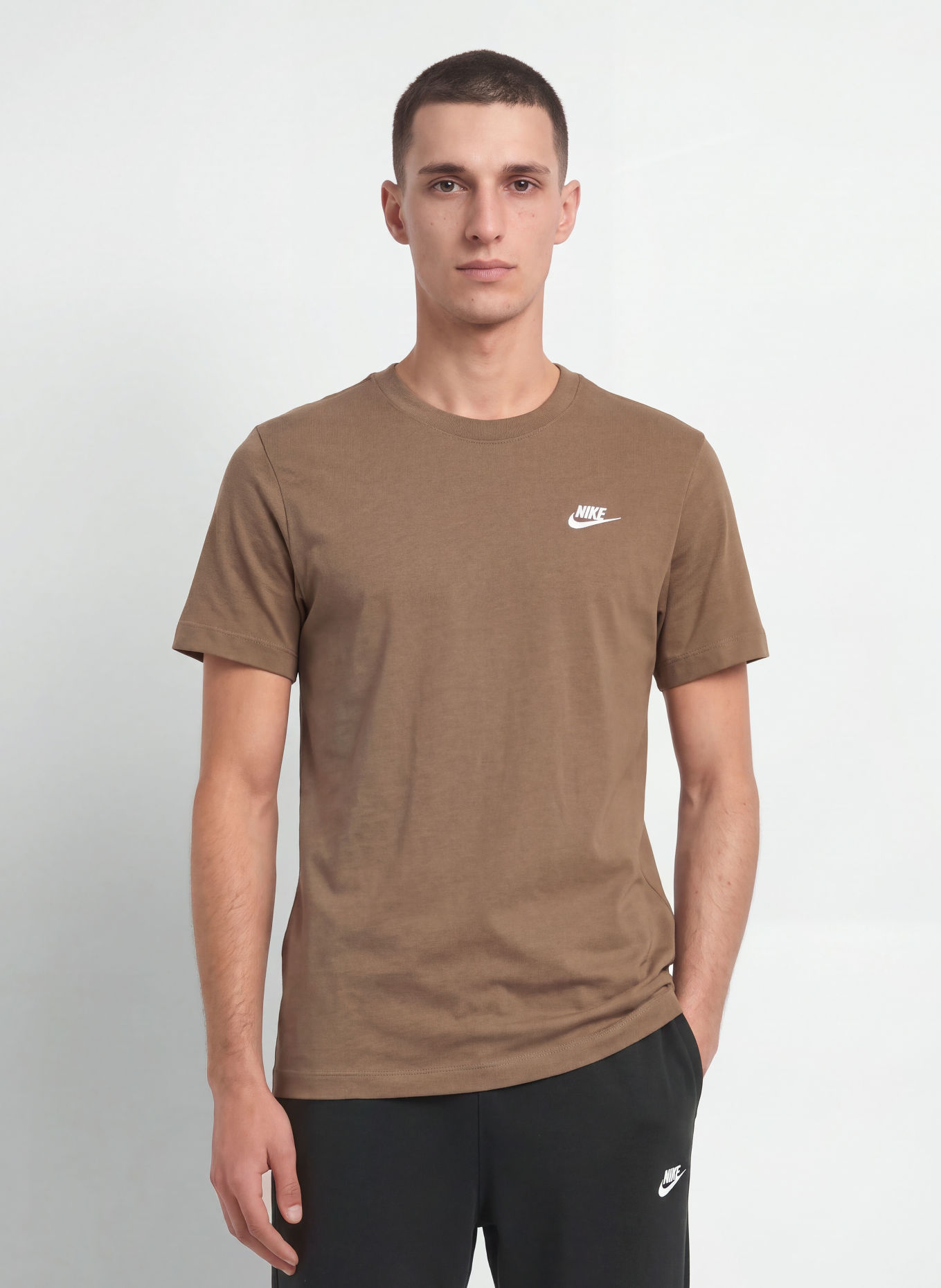Nike SPORTSWEAR CLUB T-shirt: DARK BROWN