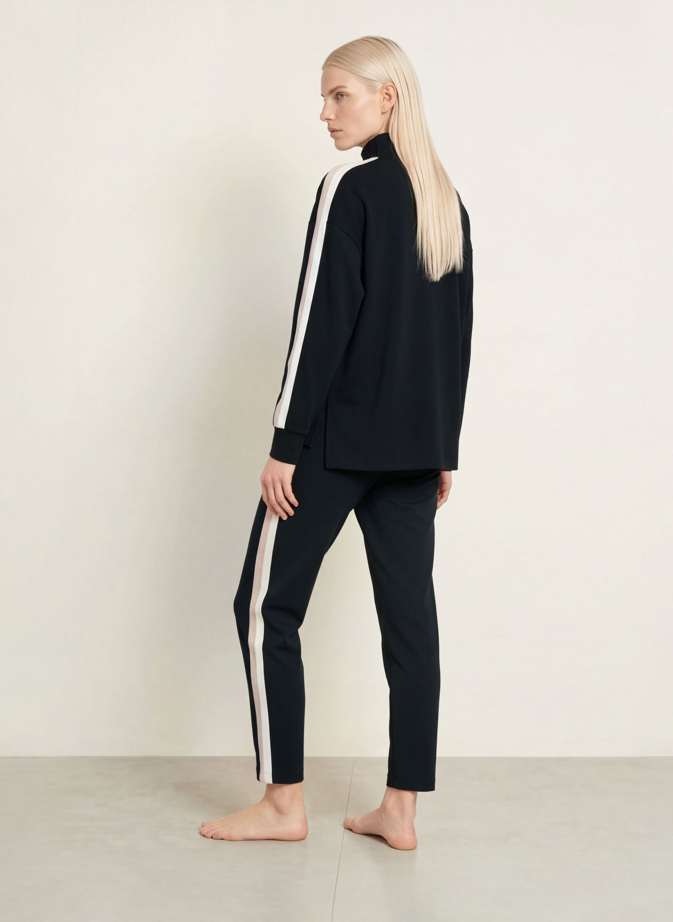 BOSS MIRAGE Lounge sweatshirt with Braided Trim: BLACK / BEIGE / ECRU