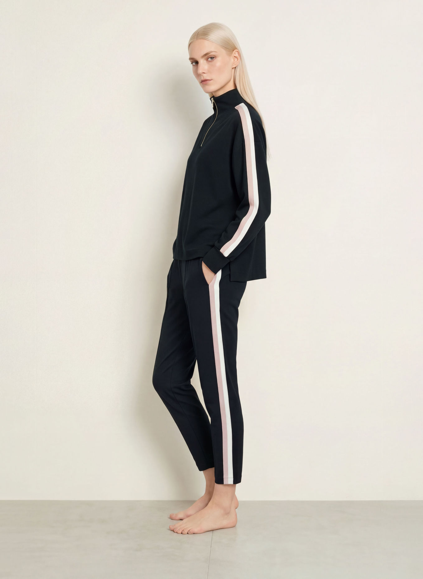 BOSS MIRAGE Lounge sweatshirt with Braided Trim: BLACK / BEIGE / ECRU