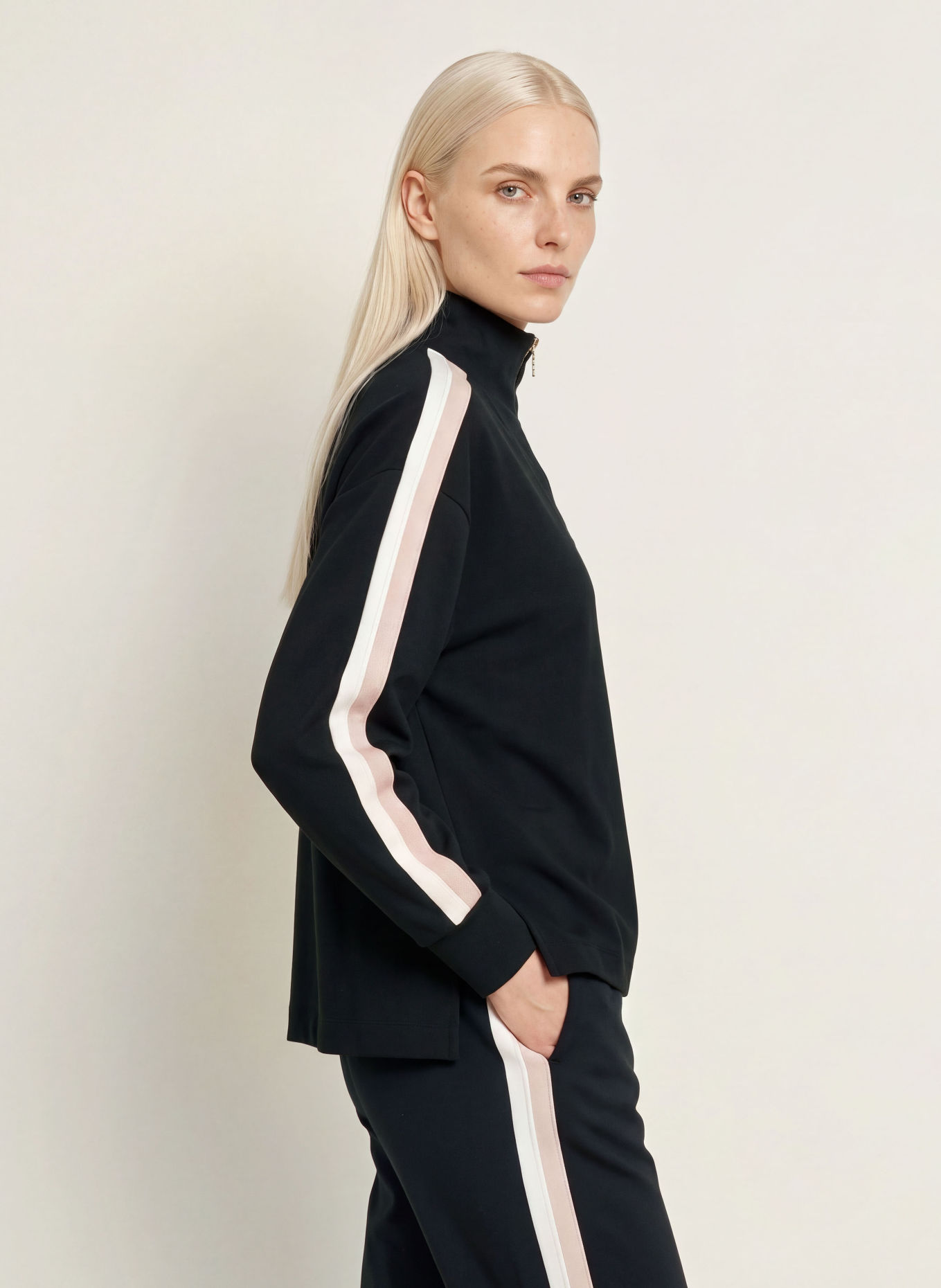 BOSS MIRAGE Lounge sweatshirt with Braided Trim: BLACK / BEIGE / ECRU