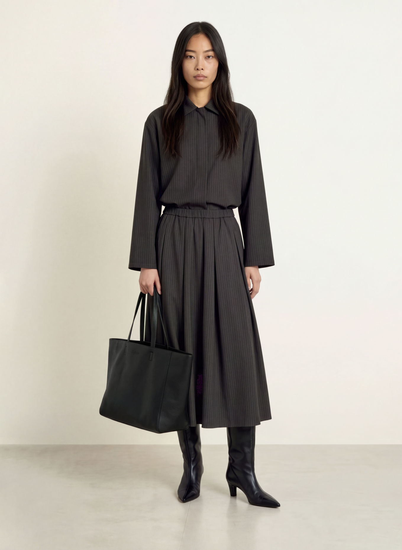 Stylein YACHT Shoppers with Pouch: BLACK