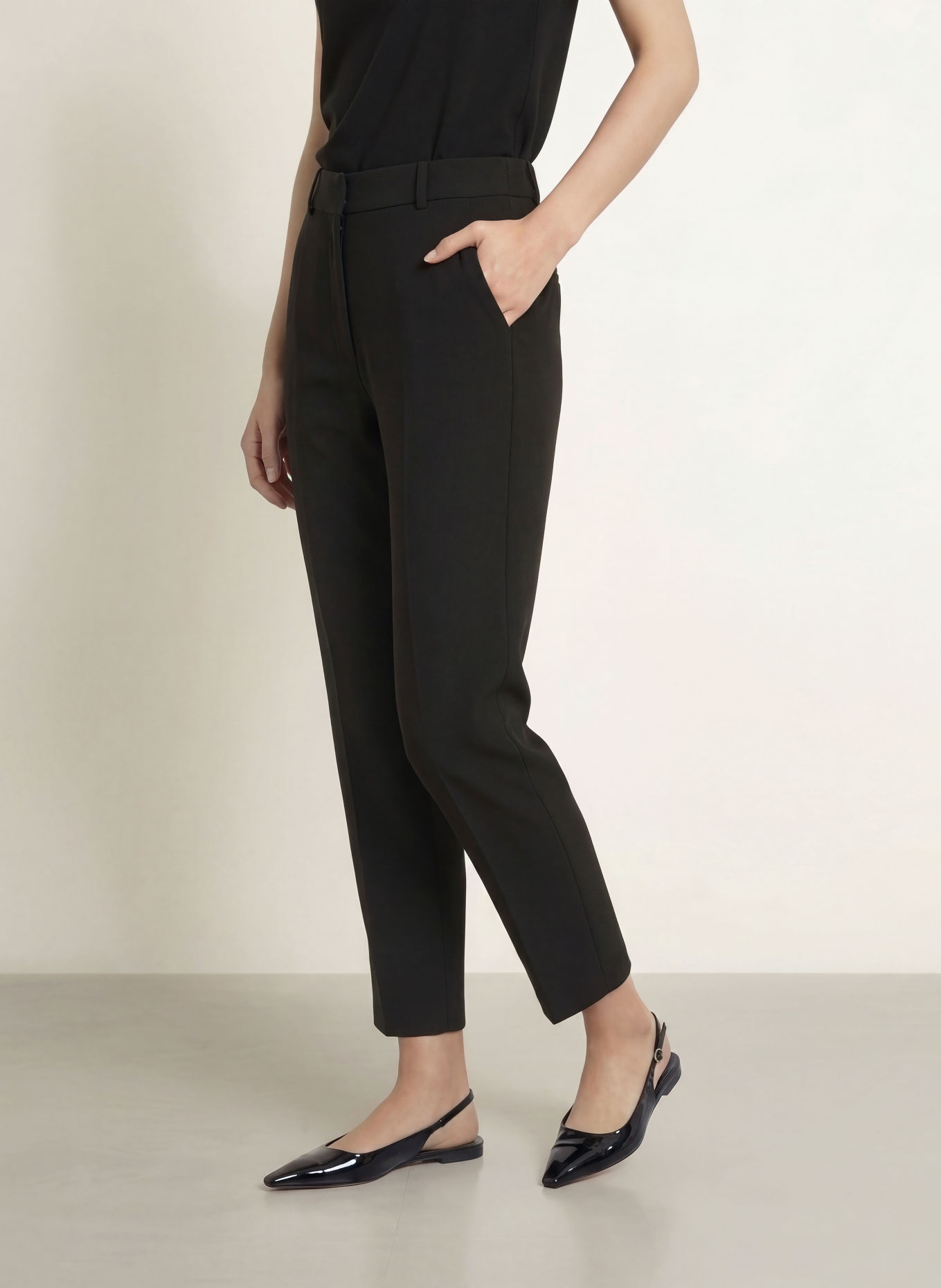 Stylein BERGA 7/8-length trousers: BLACK