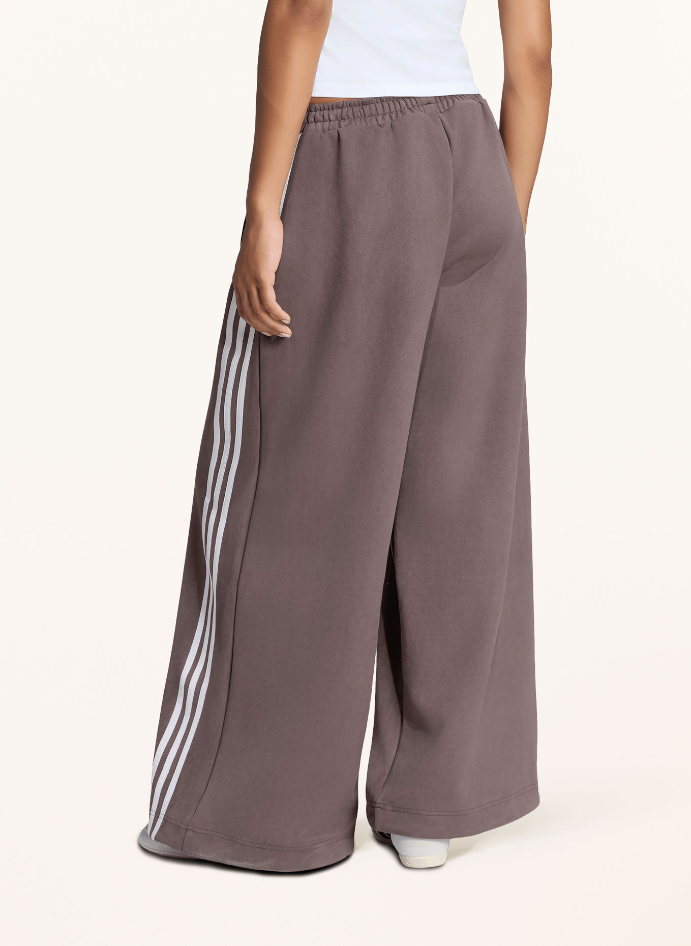 adidas Originals Track Pants ADILENIUM SEASON 6 FAUX SUEDE: DUNKELBRAUN / WEISS