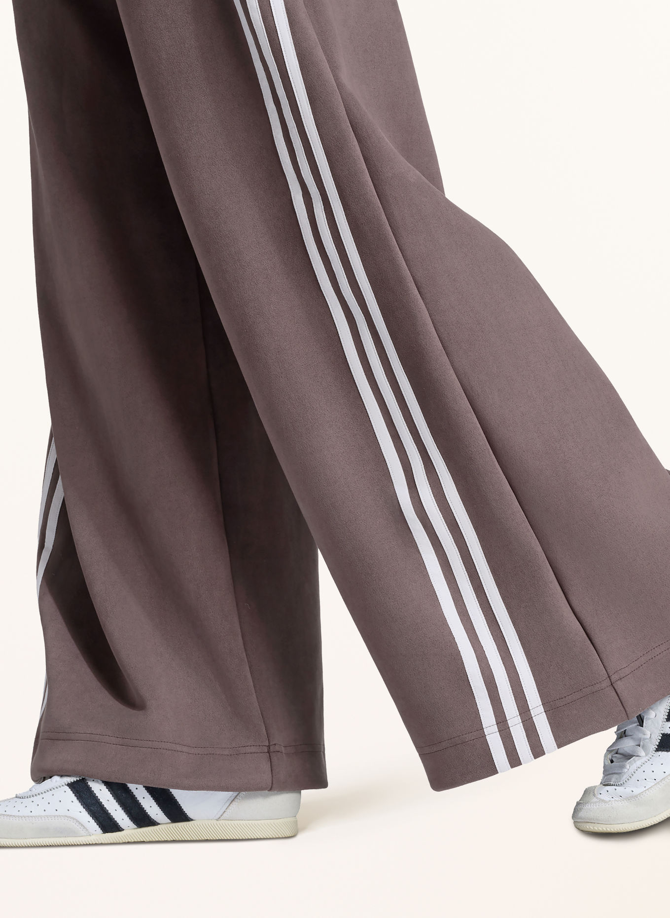 adidas Originals Track Pants ADILENIUM SEASON 6 FAUX SUEDE: DUNKELBRAUN / WEISS