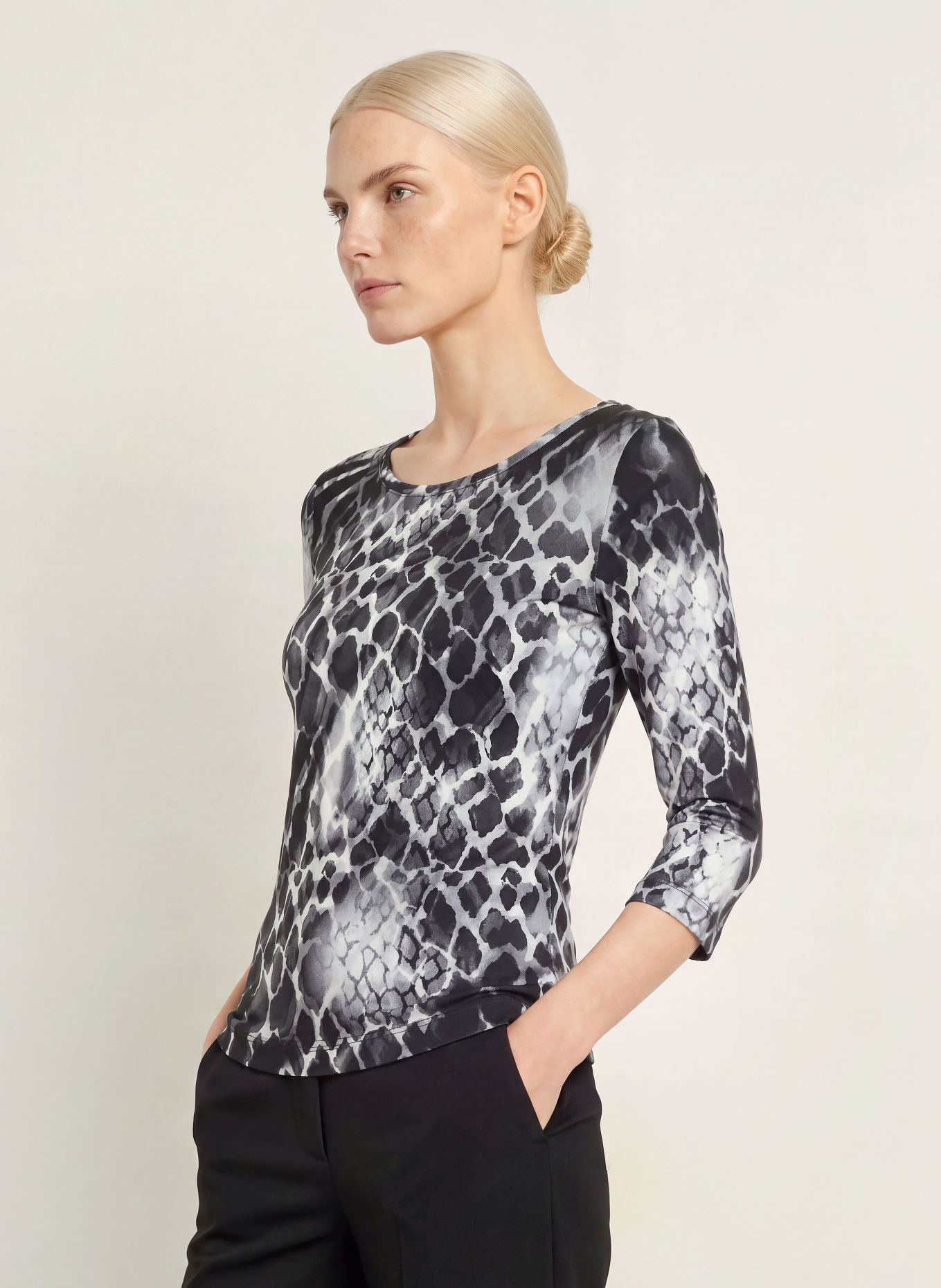 efixelle Shirt with 3/4 sleeves: BLACK / DARK GRAY / WHITE