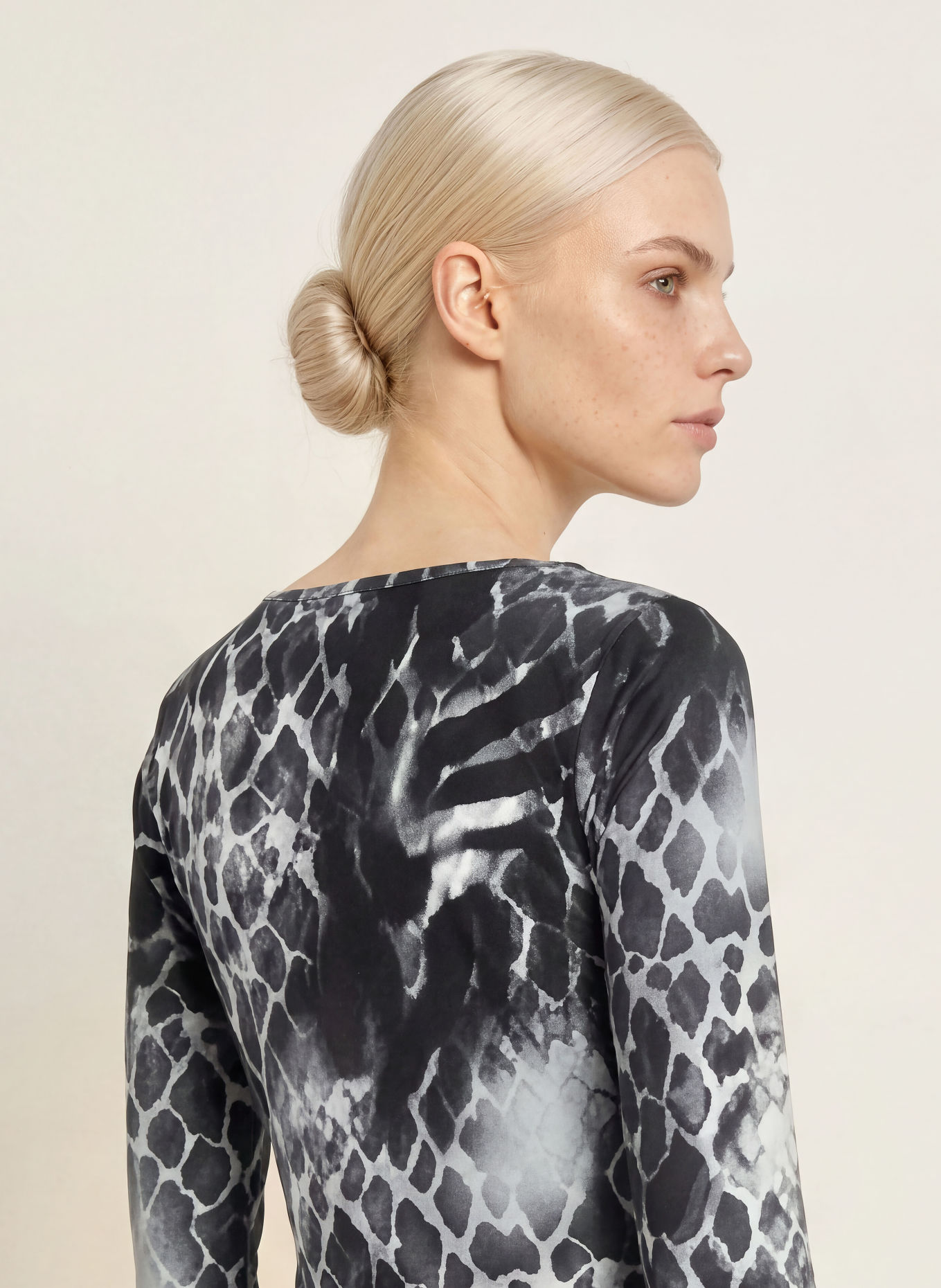 efixelle Shirt with 3/4 sleeves: BLACK / DARK GRAY / WHITE