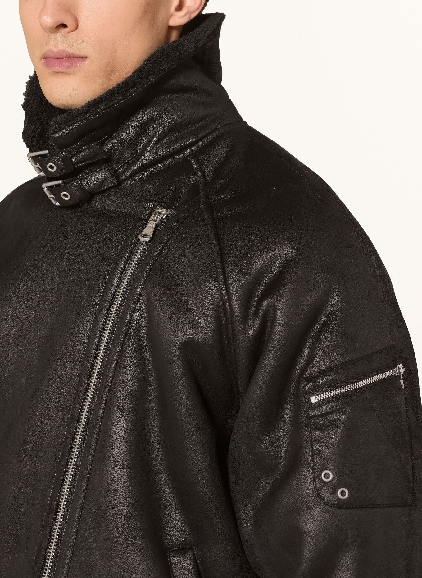 RETERNITY Bikerjacka AERO i läderlook med syntetpäls: SVART