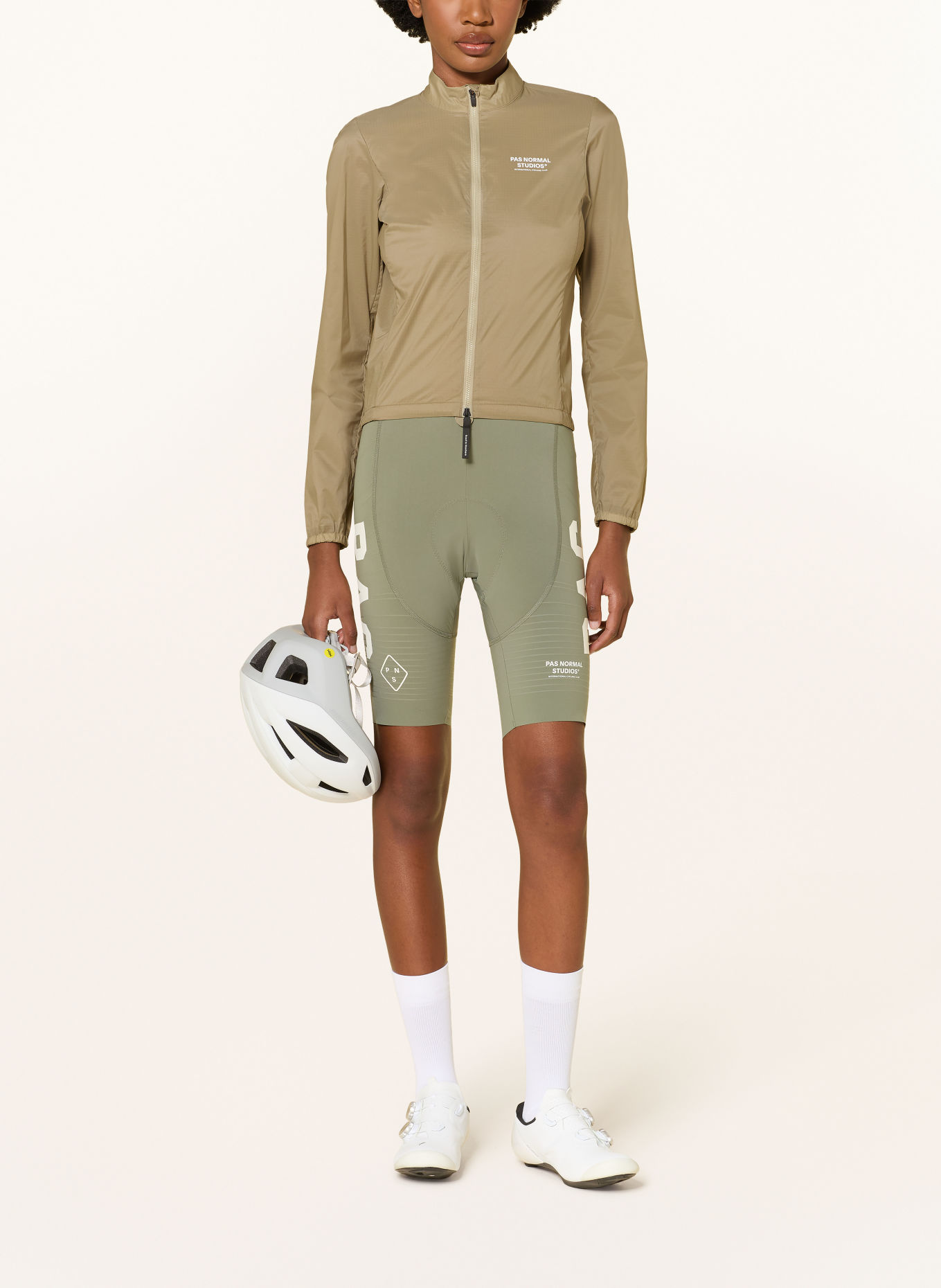 PAS NORMAL STUDIOS Fietsjack ESSENTIAL INSULATED: OLIJF
