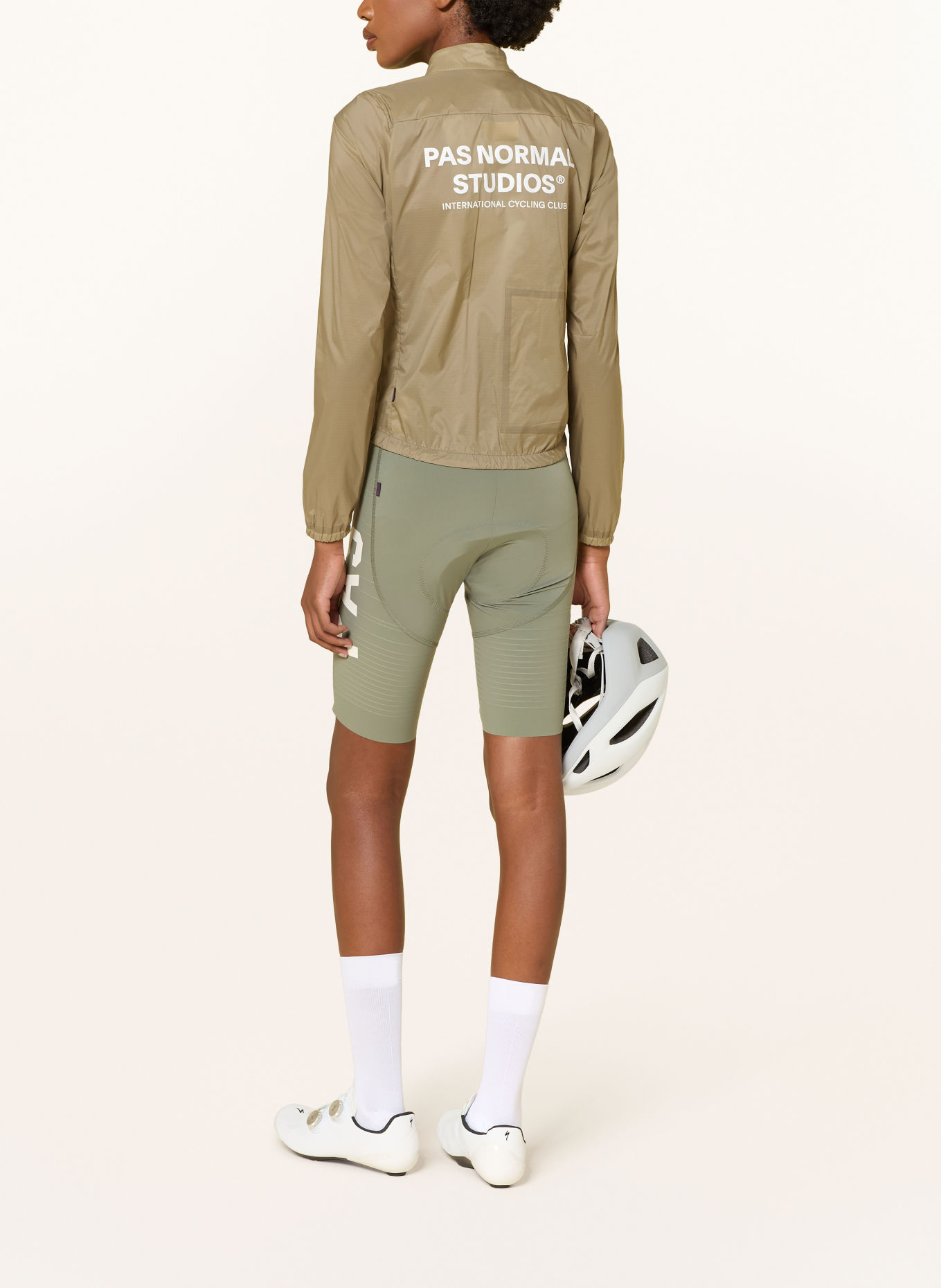 PAS NORMAL STUDIOS Fietsjack ESSENTIAL INSULATED: OLIJF