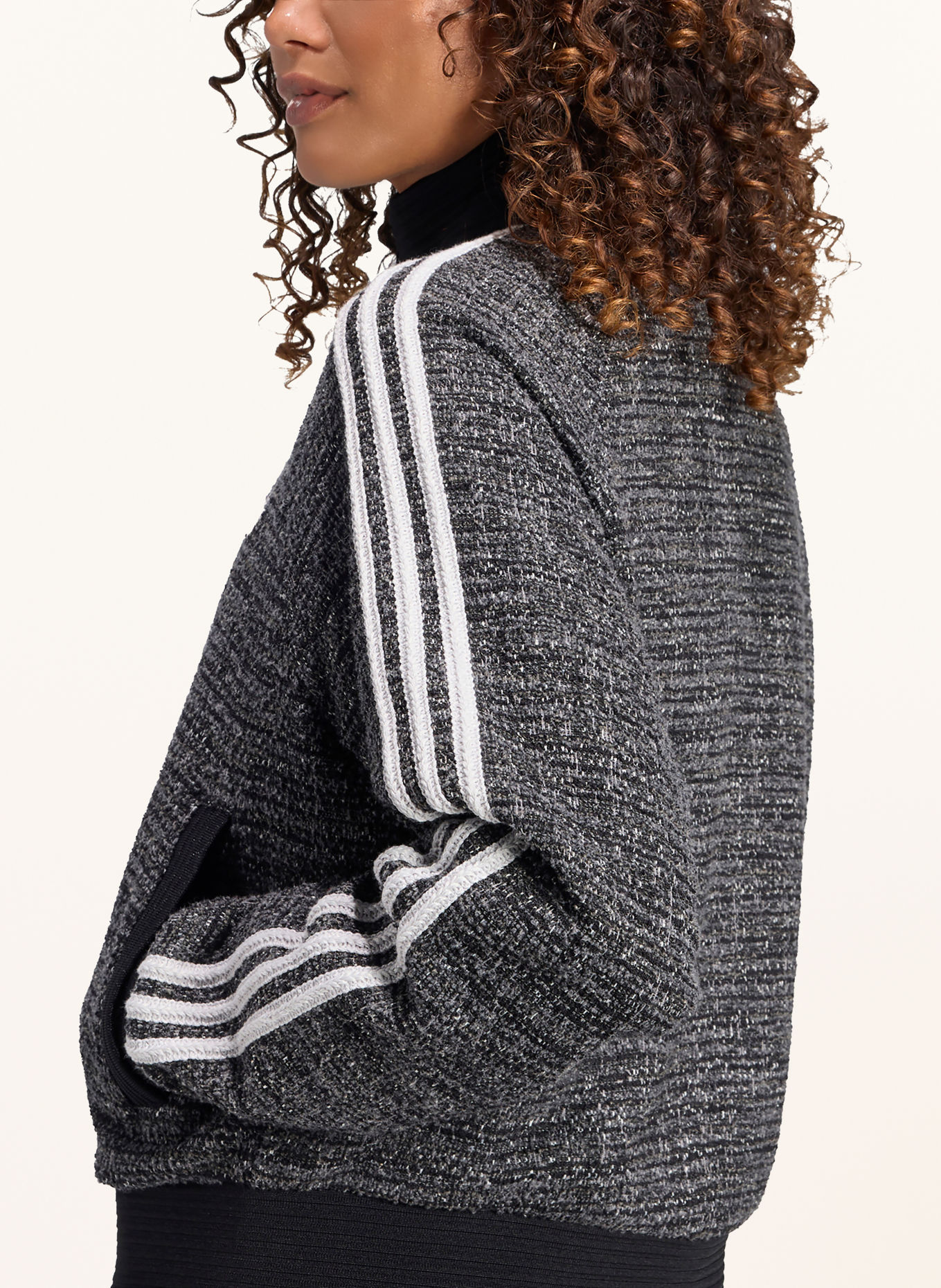 adidas Originals Bouclé bluzon BOUCLÉ VINTAGE: ČERNÁ / ŠEDÁ / BÍLÁ