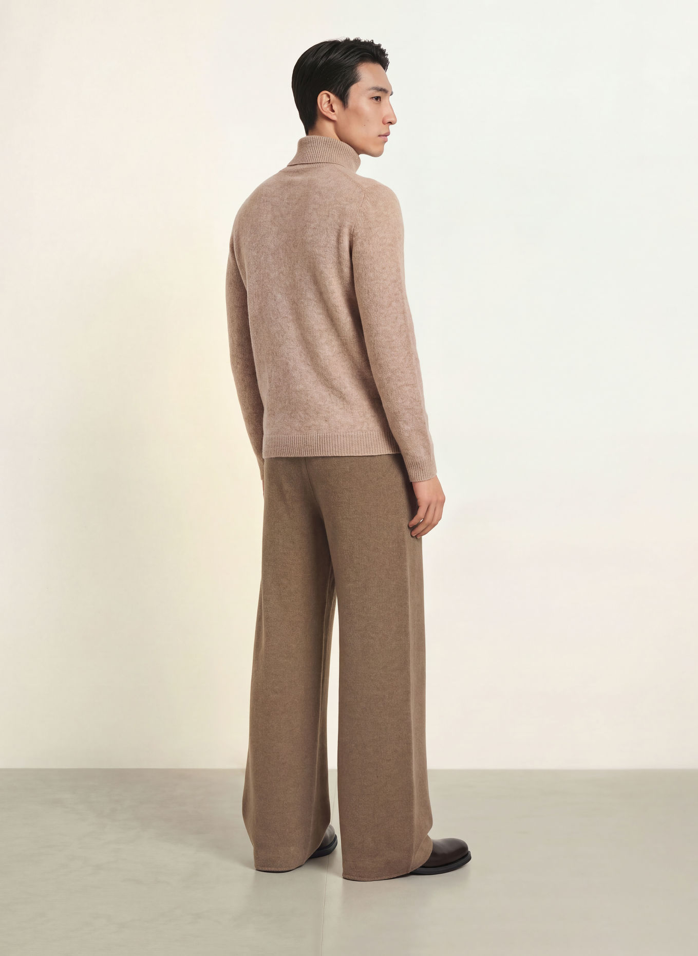 roberto collina Turtleneck sweater with cashmere: TAUPE